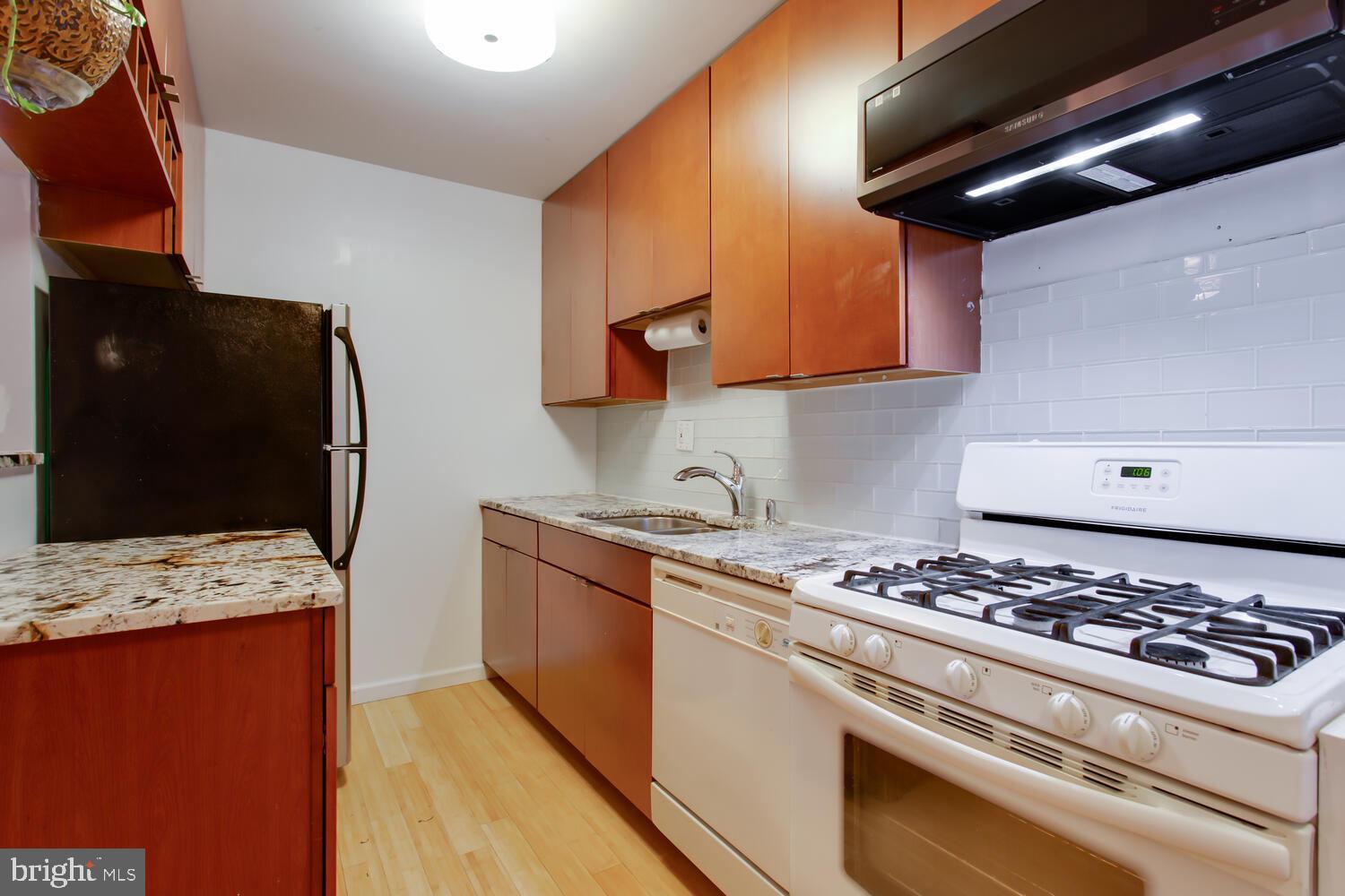 FRENCHMANS CREEK - Residential