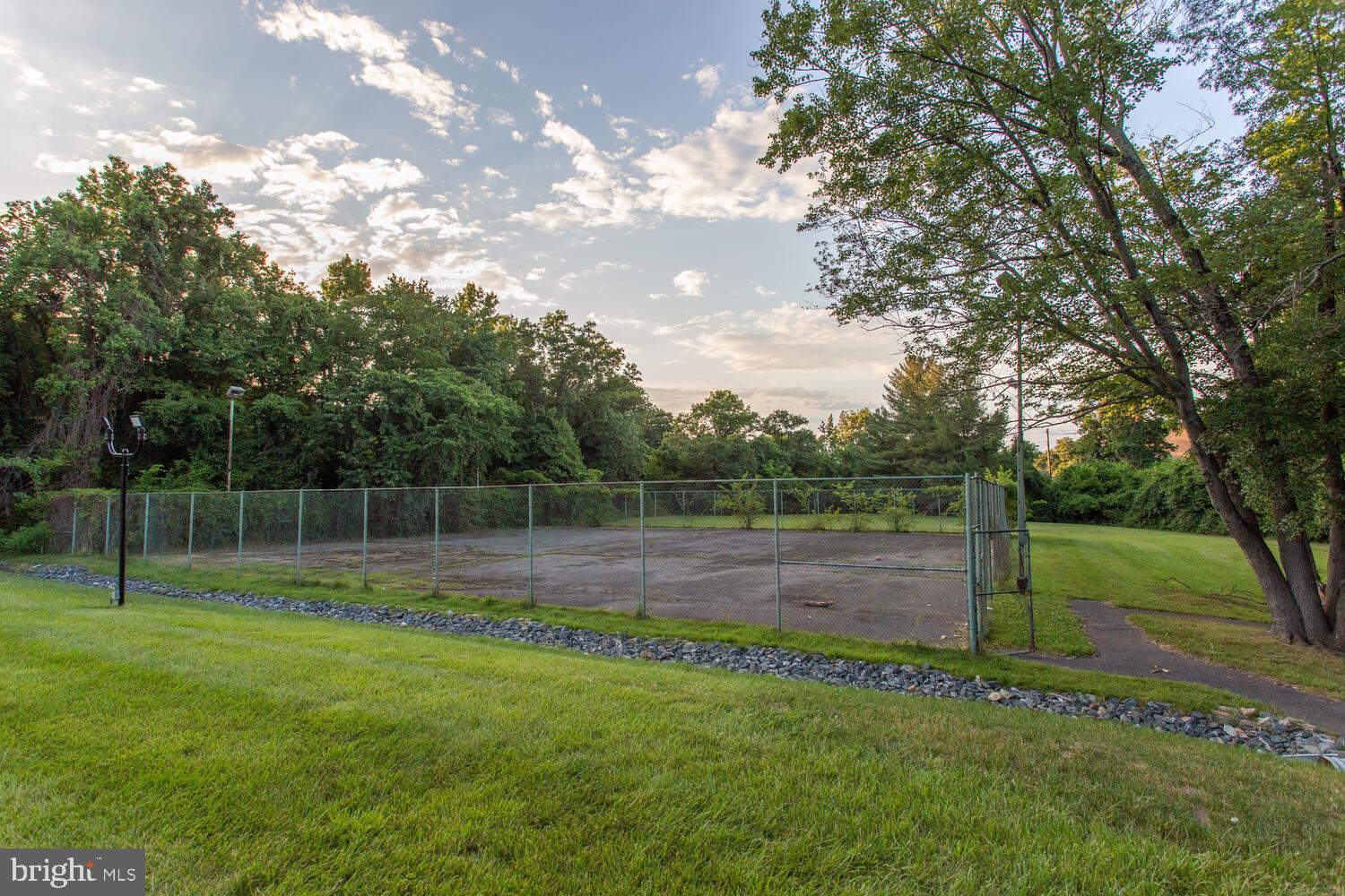 FRENCHMANS CREEK - Residential