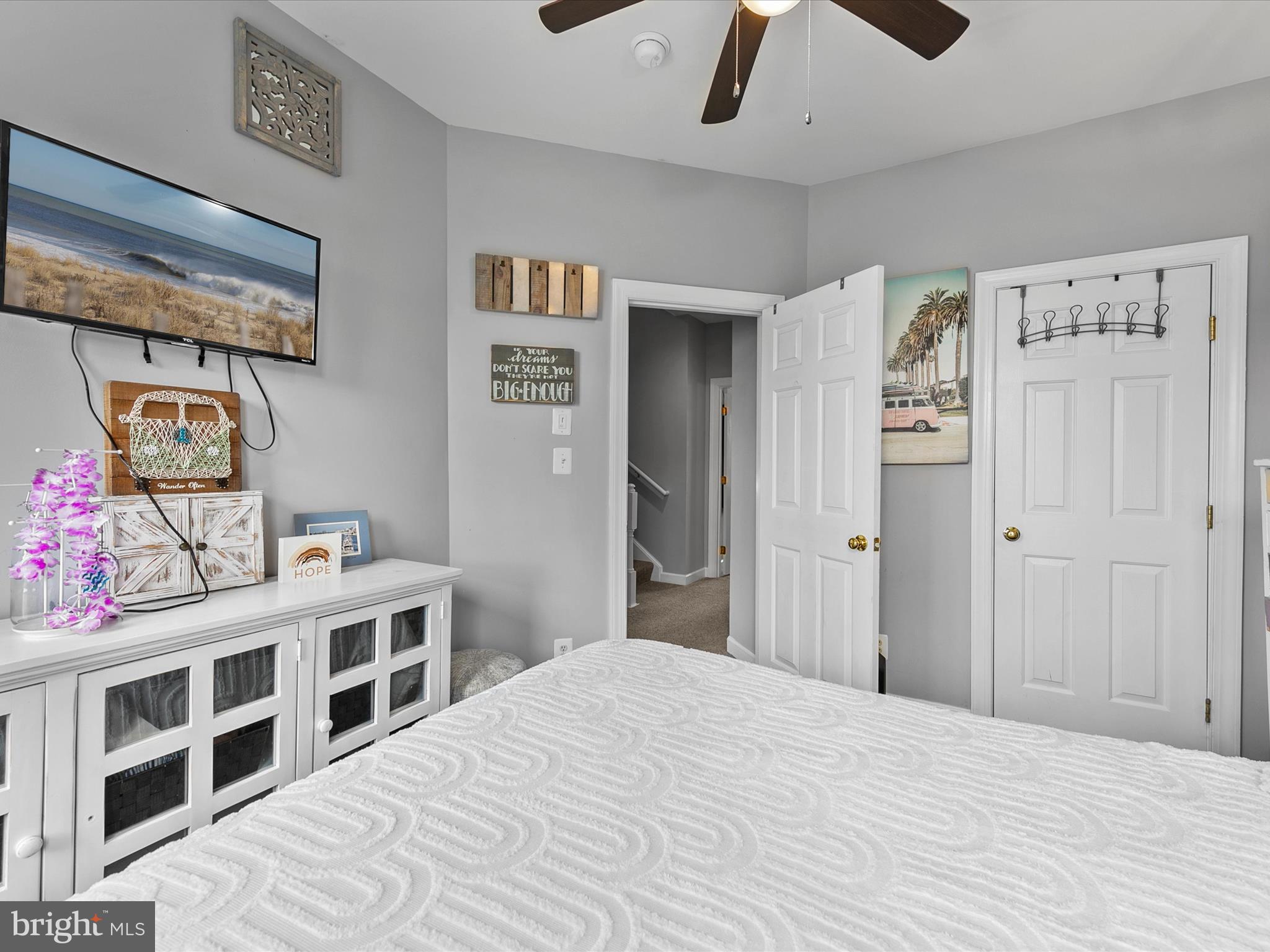 SUNSET ISLAND - Residential