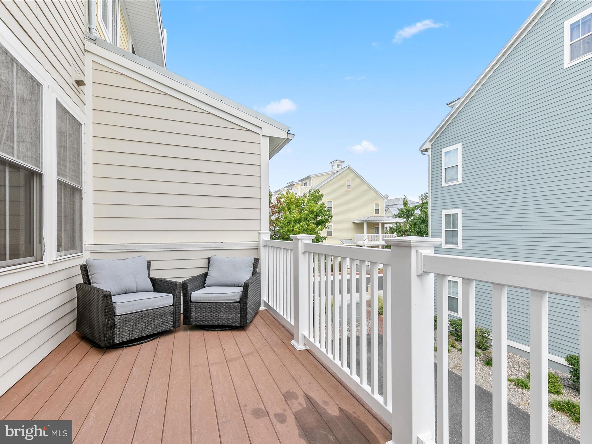 SUNSET ISLAND - Residential