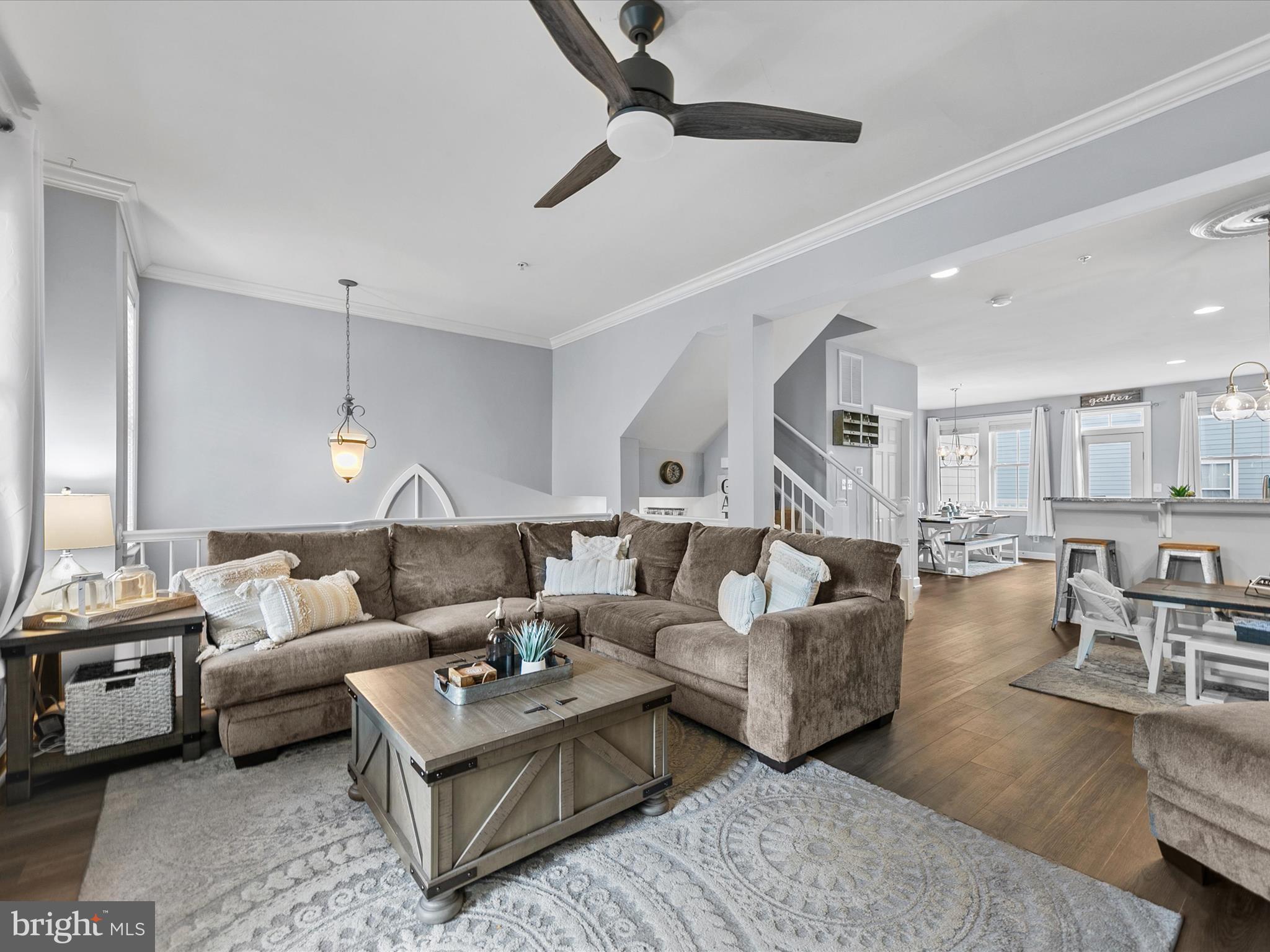 SUNSET ISLAND - Residential