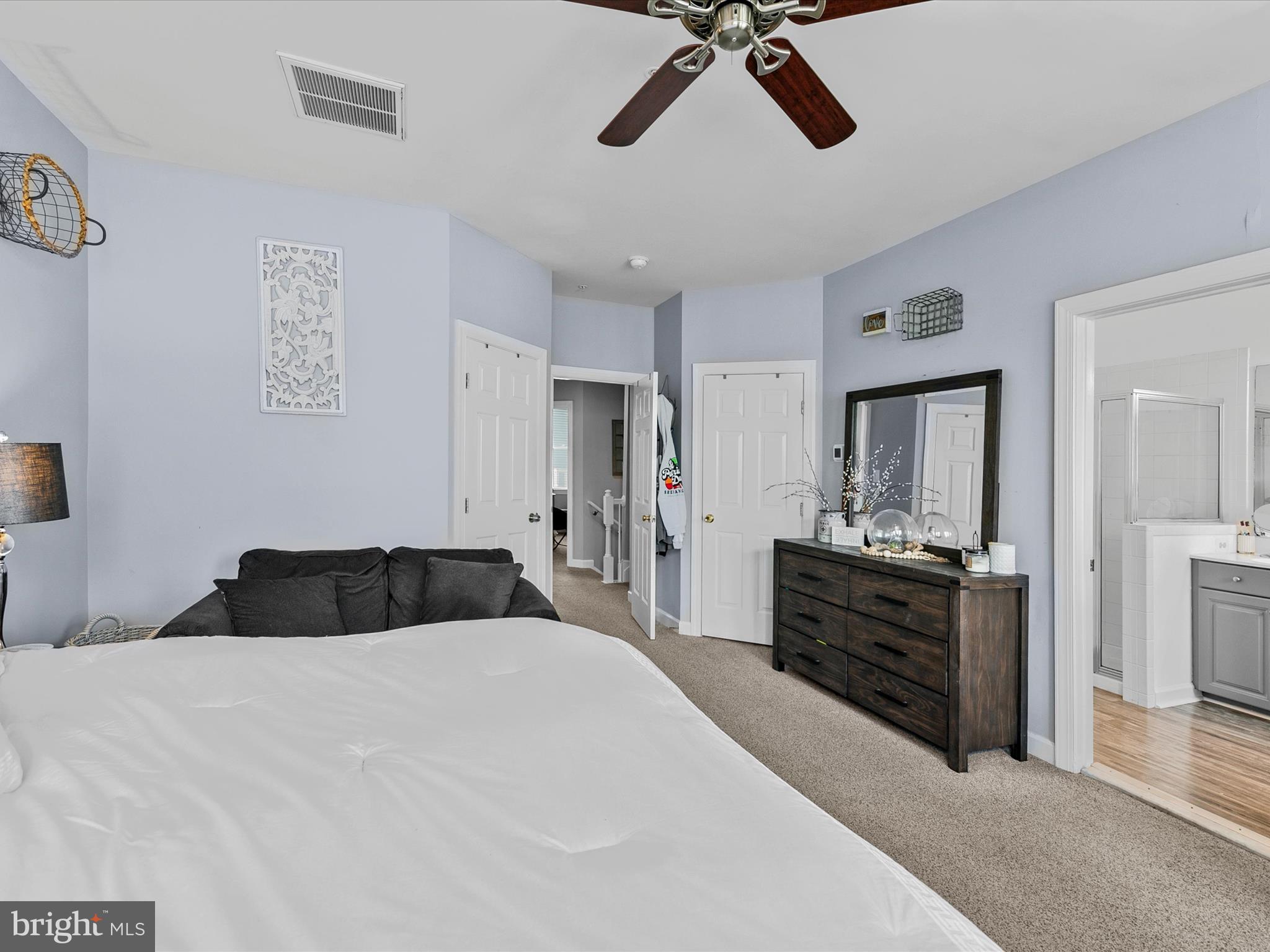 SUNSET ISLAND - Residential