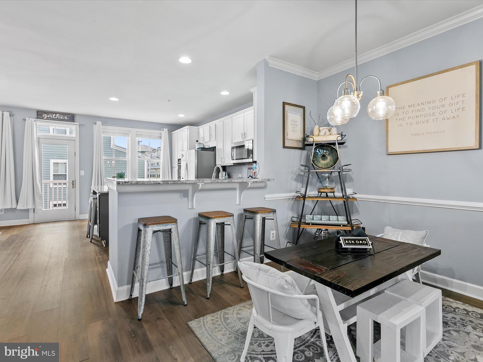 SUNSET ISLAND - Residential