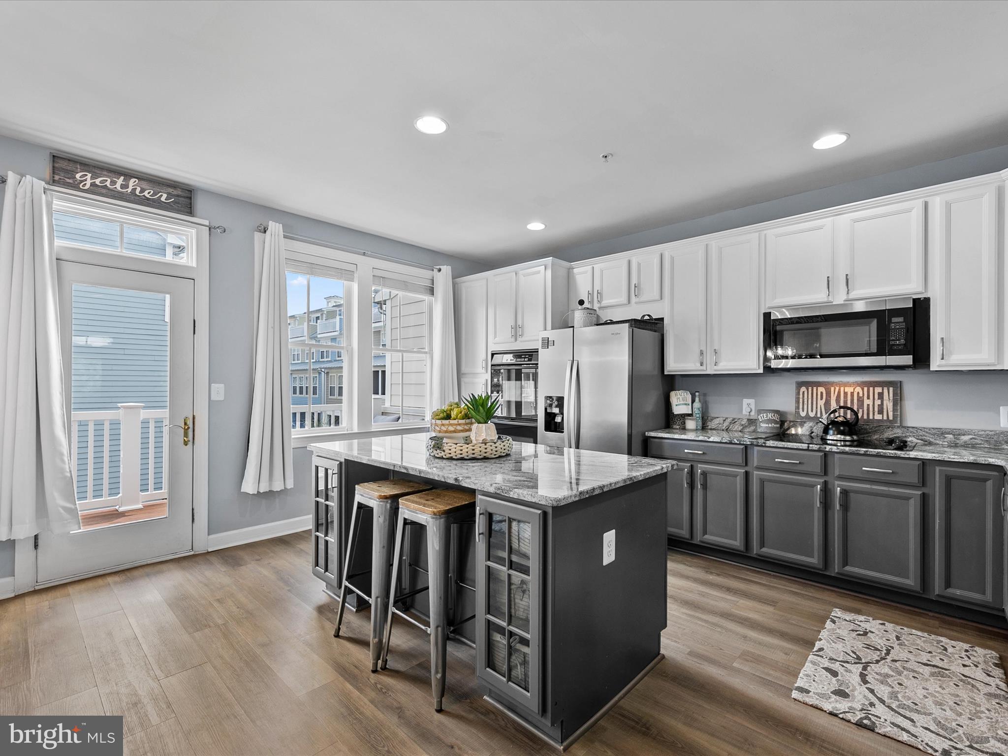 SUNSET ISLAND - Residential