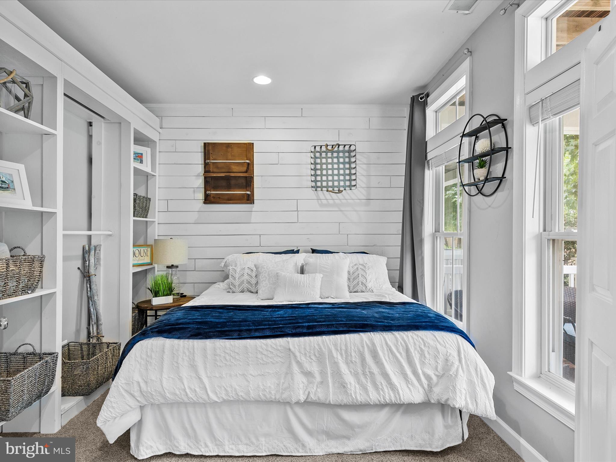 SUNSET ISLAND - Residential