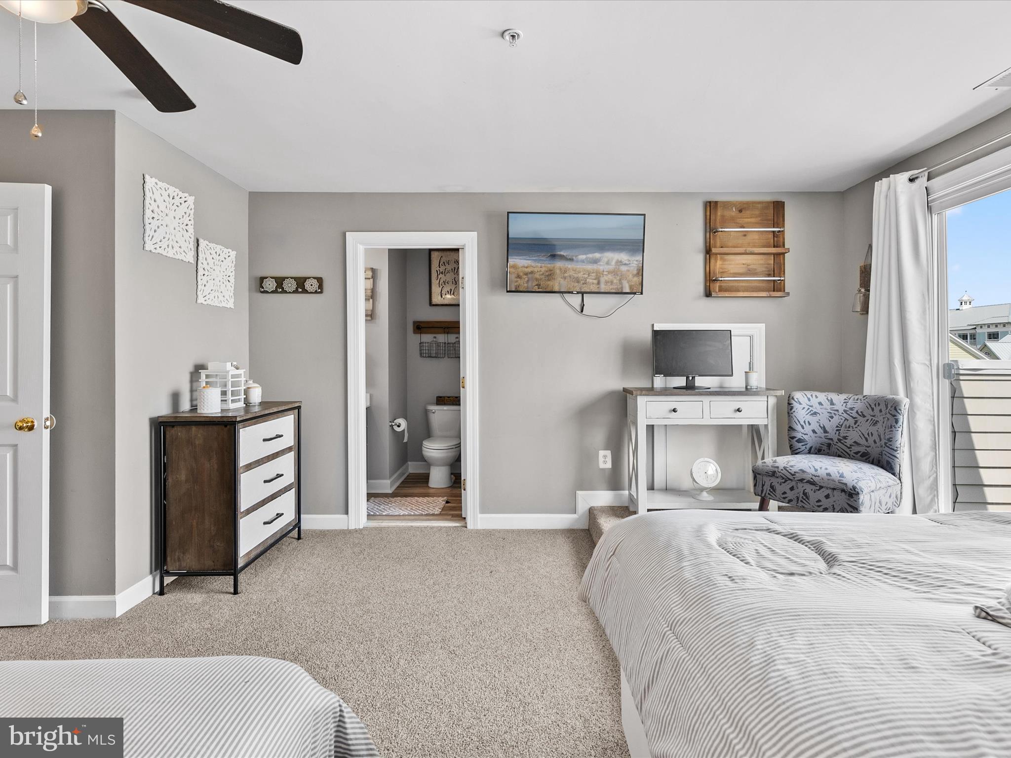 SUNSET ISLAND - Residential