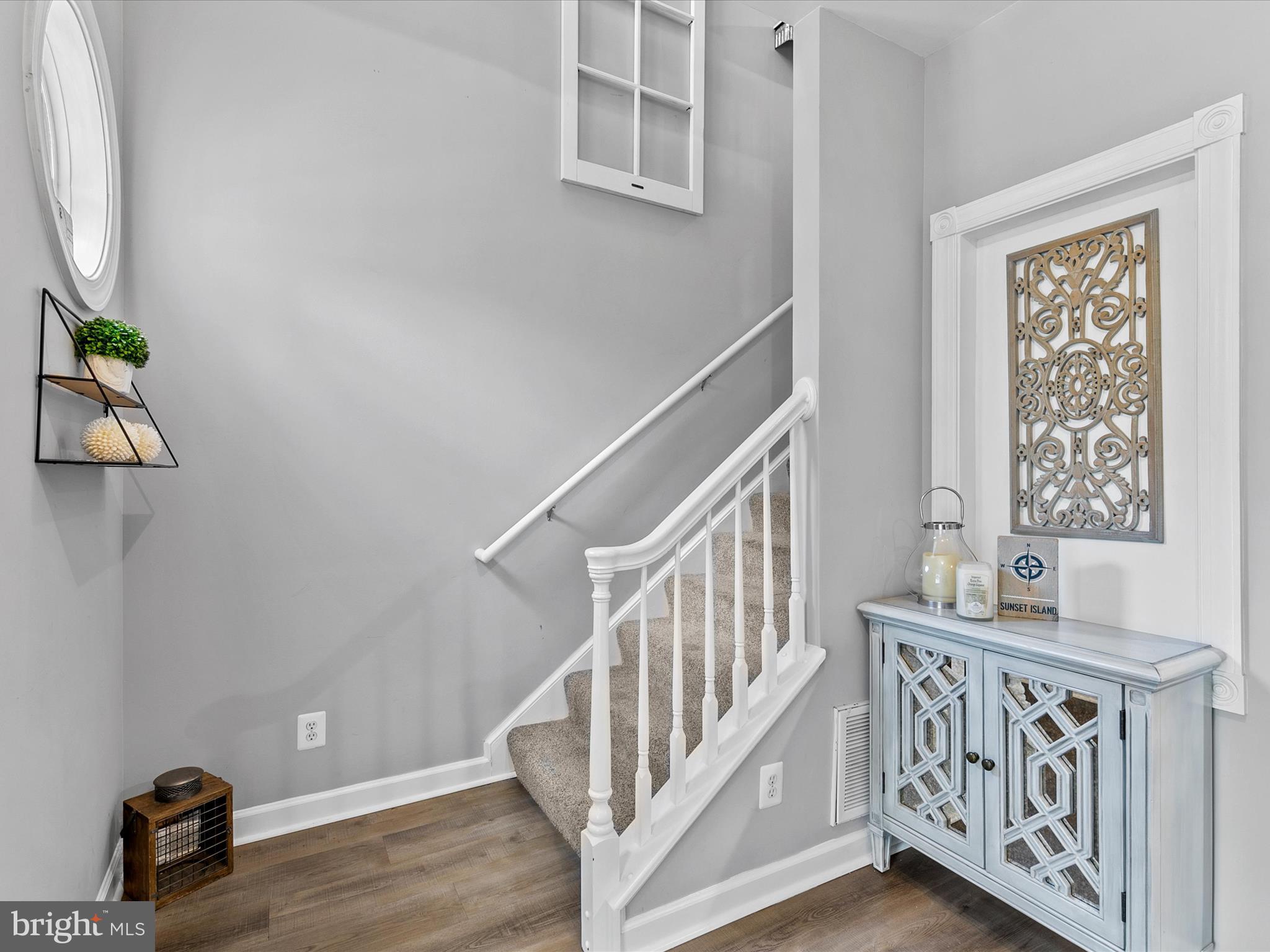 SUNSET ISLAND - Residential