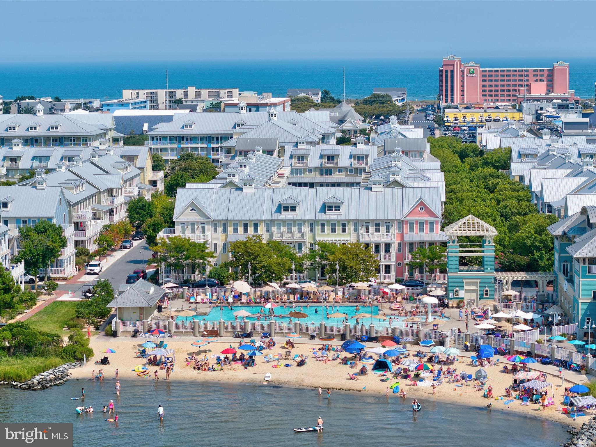 SUNSET ISLAND - Residential