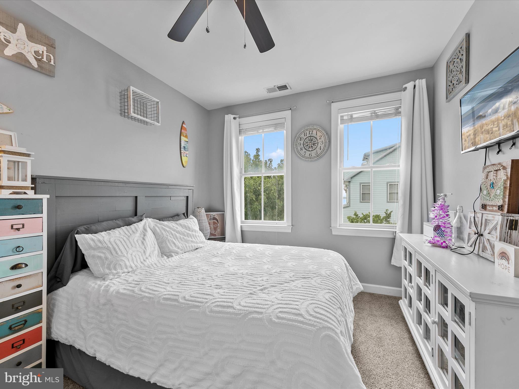 SUNSET ISLAND - Residential