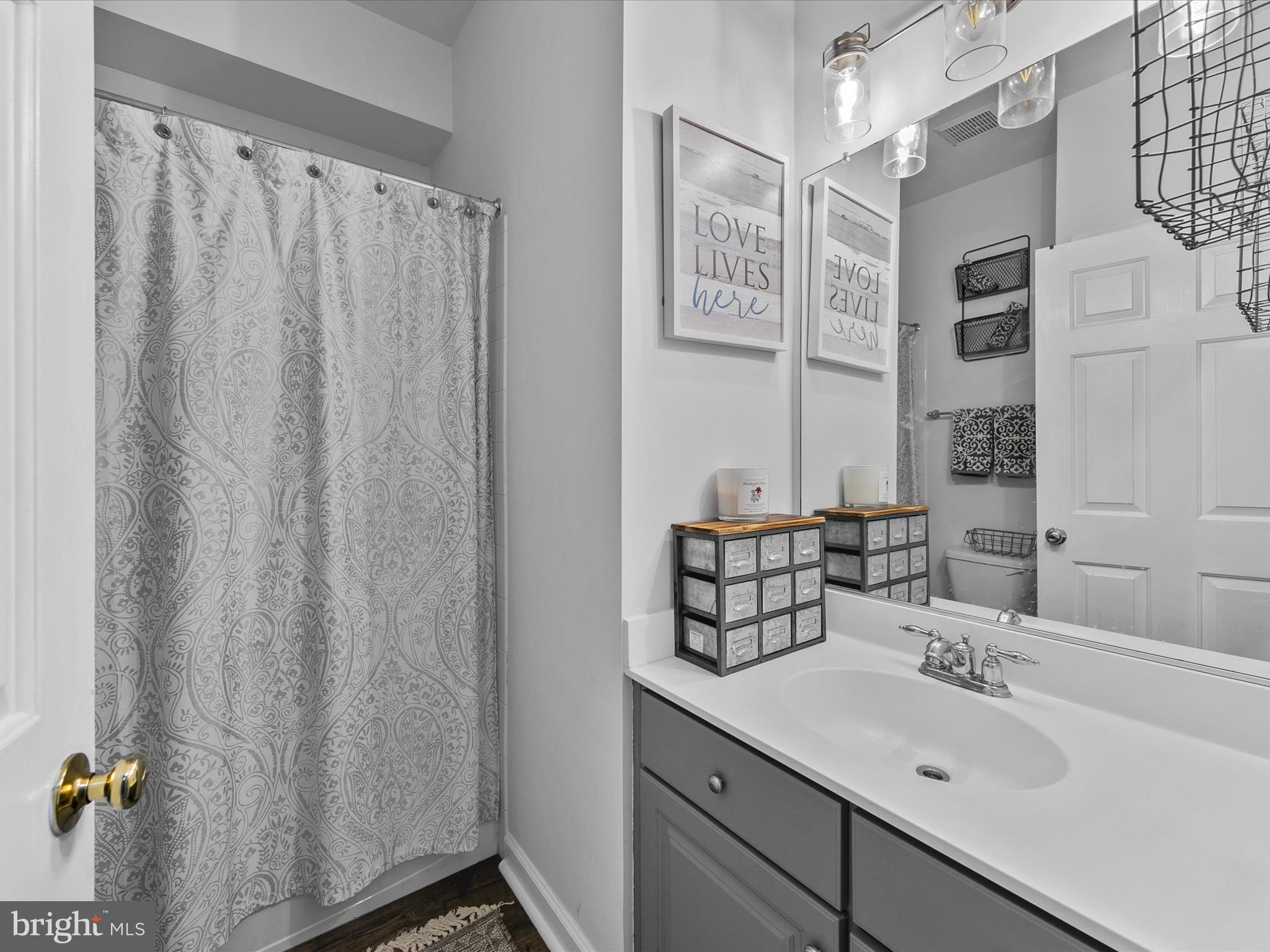 SUNSET ISLAND - Residential