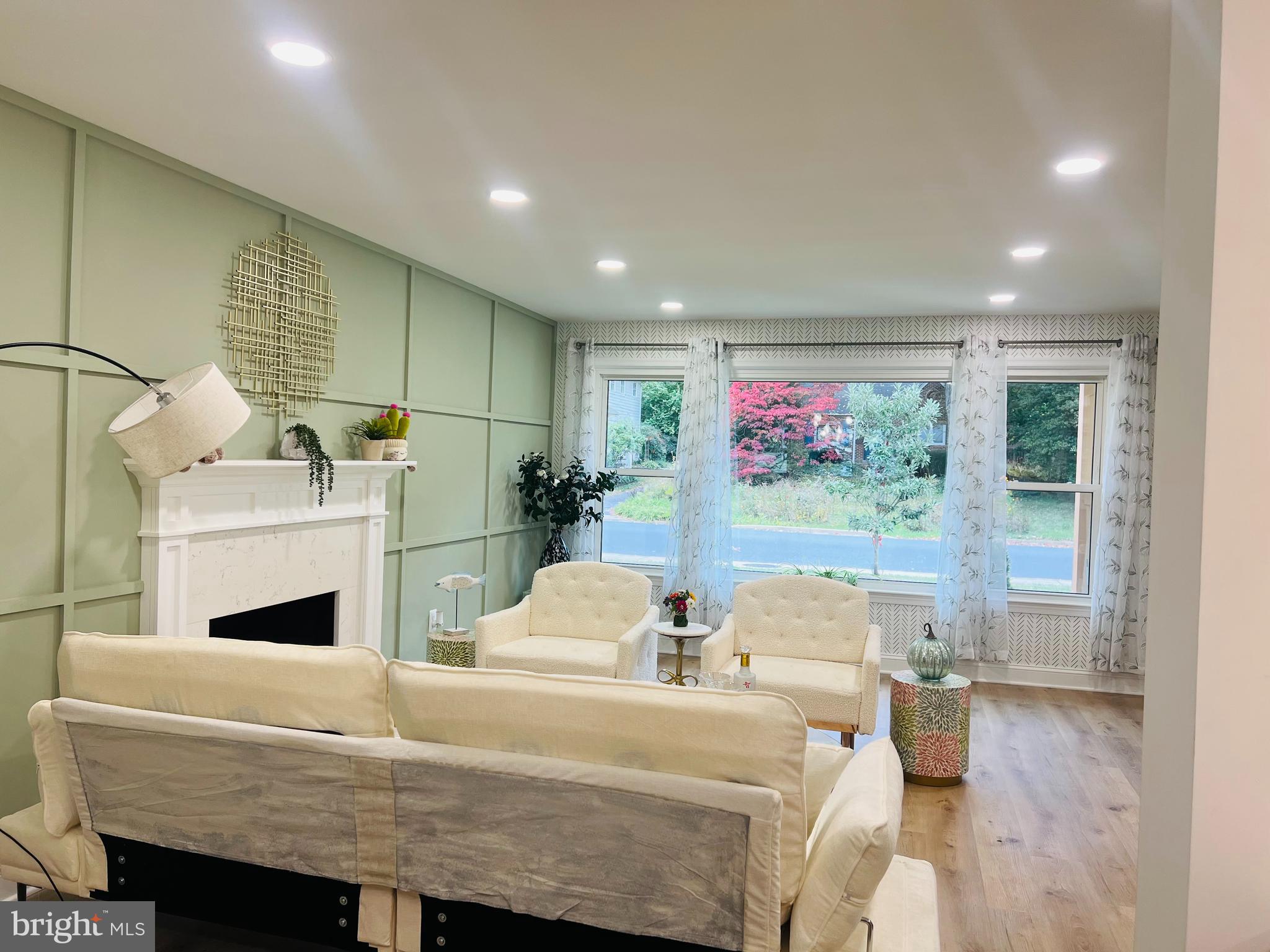 WOODSIDE - Residential