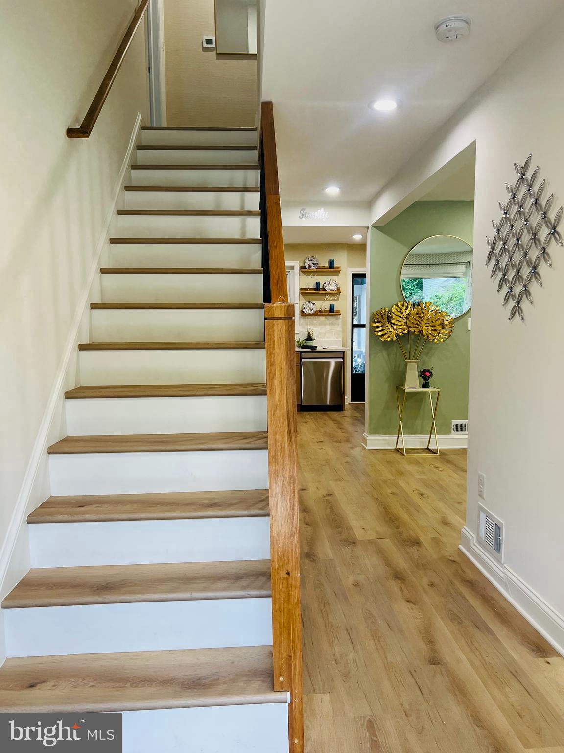 WOODSIDE - Residential