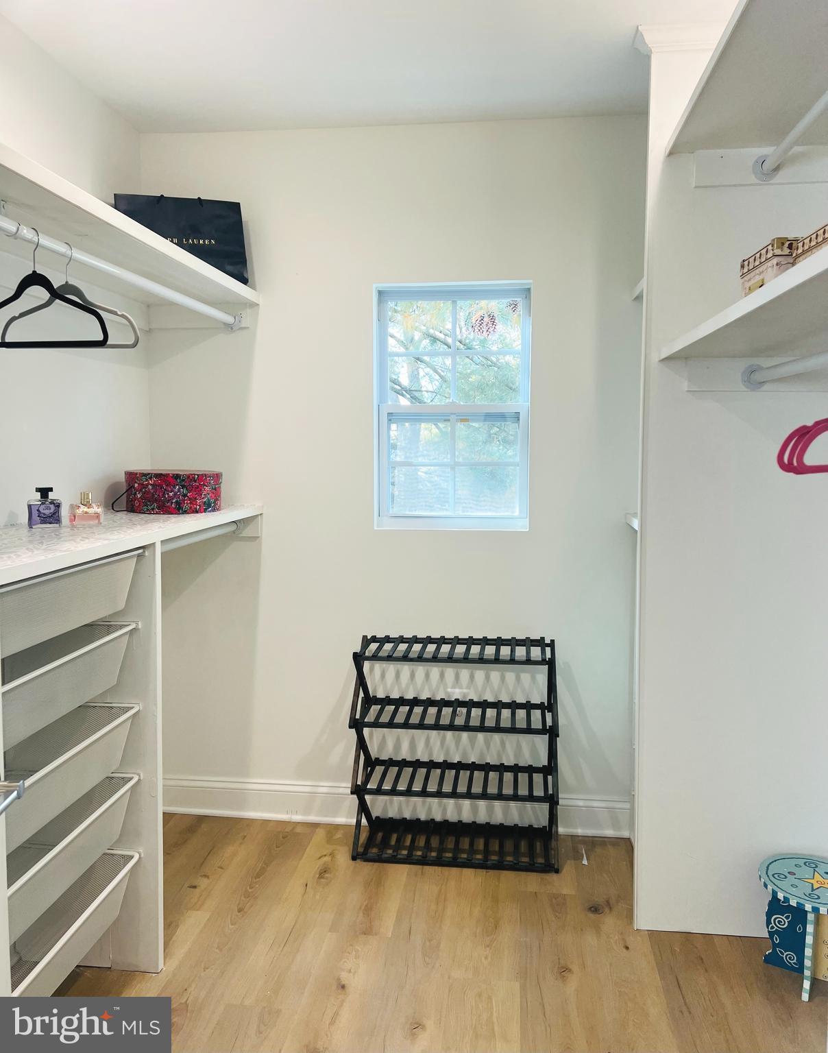 WOODSIDE - Residential