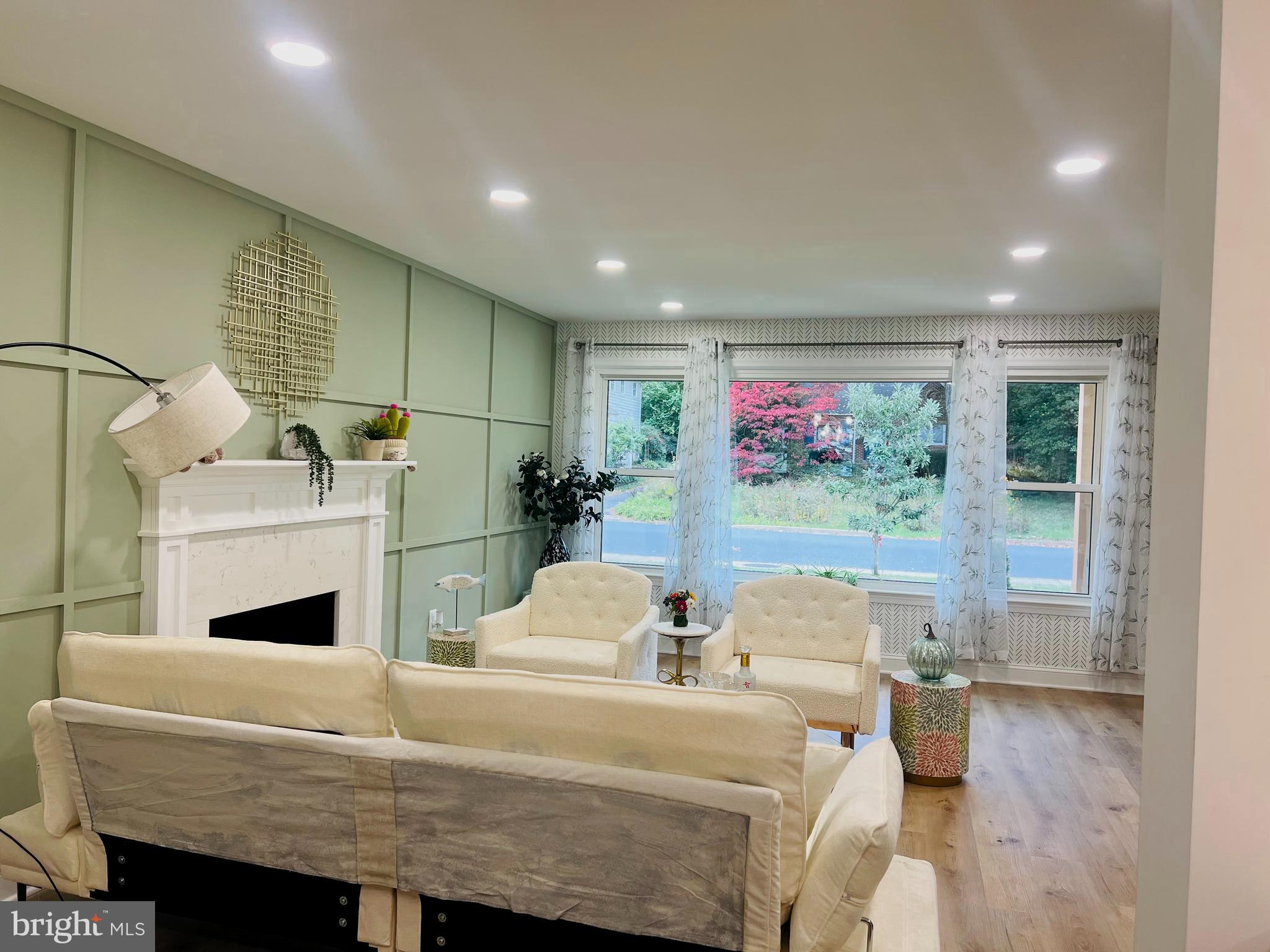 WOODSIDE - Residential