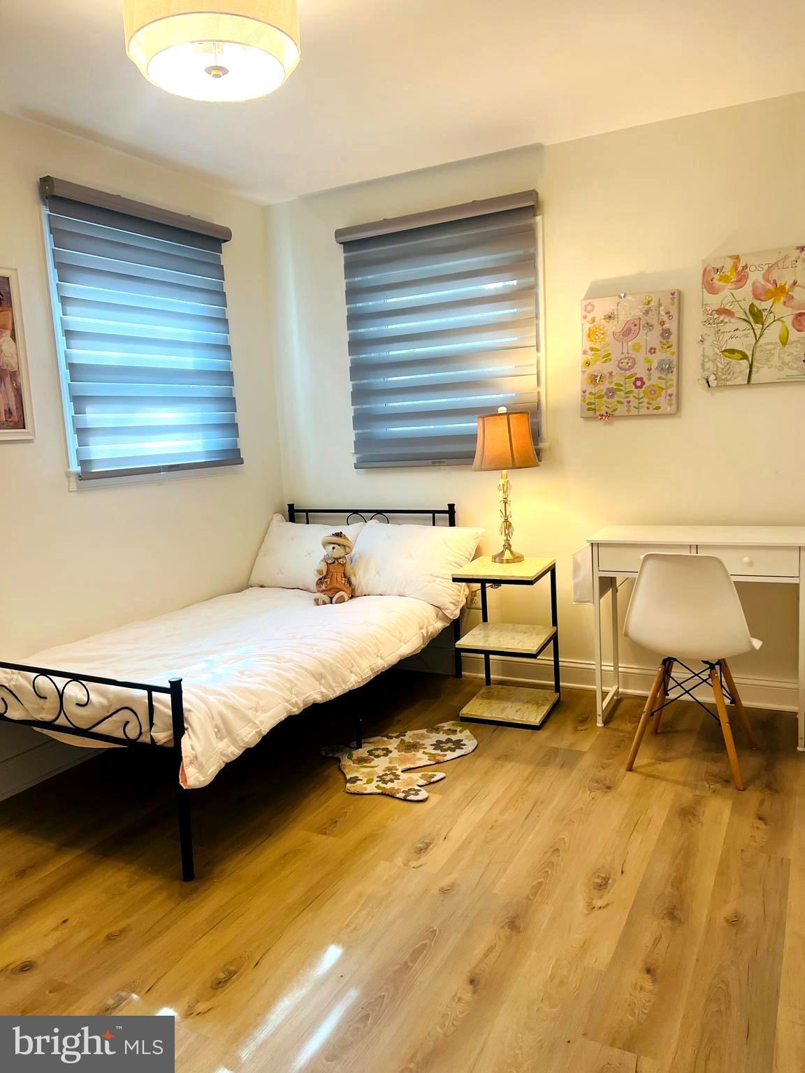 WOODSIDE - Residential