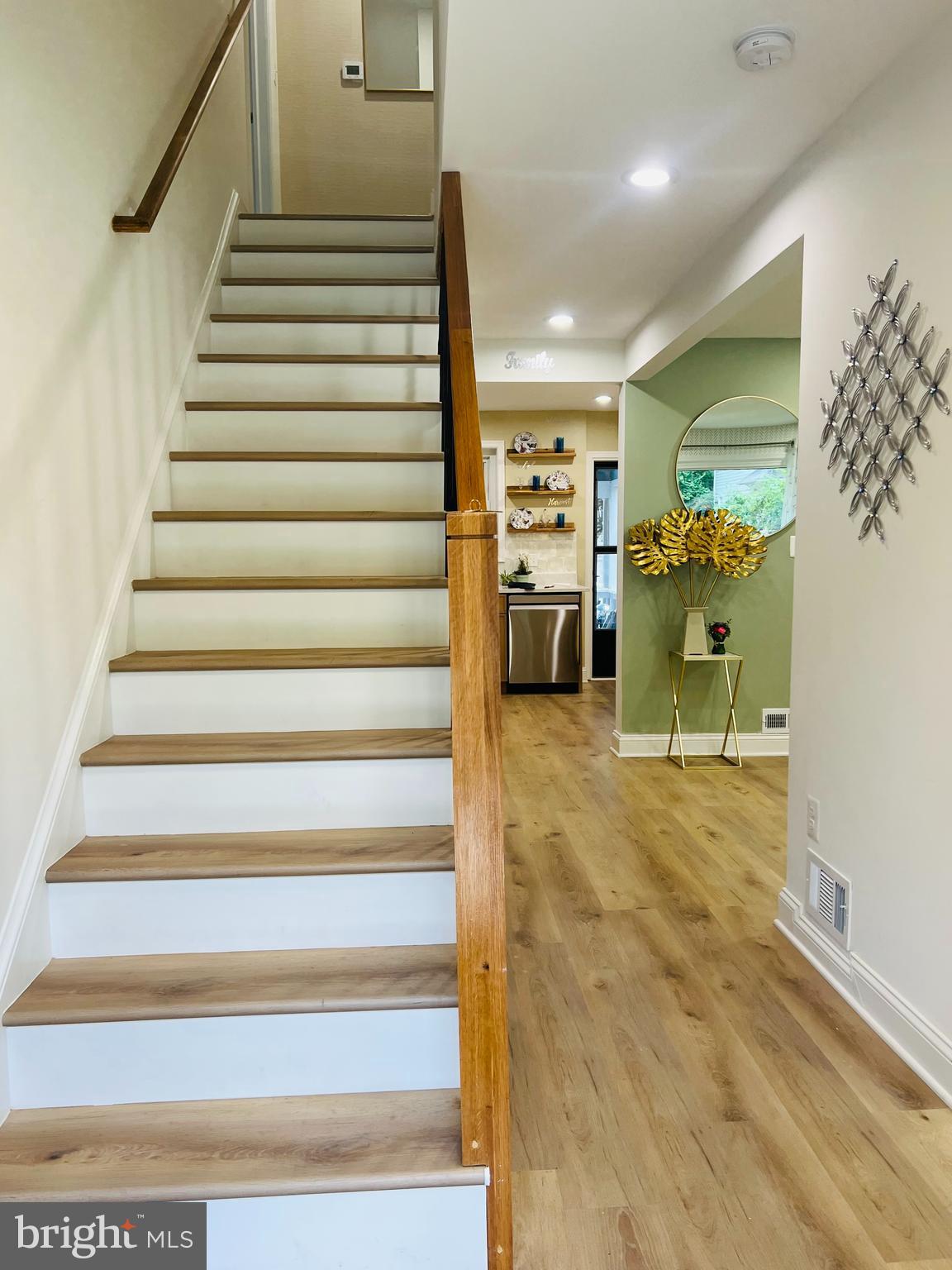 WOODSIDE - Residential