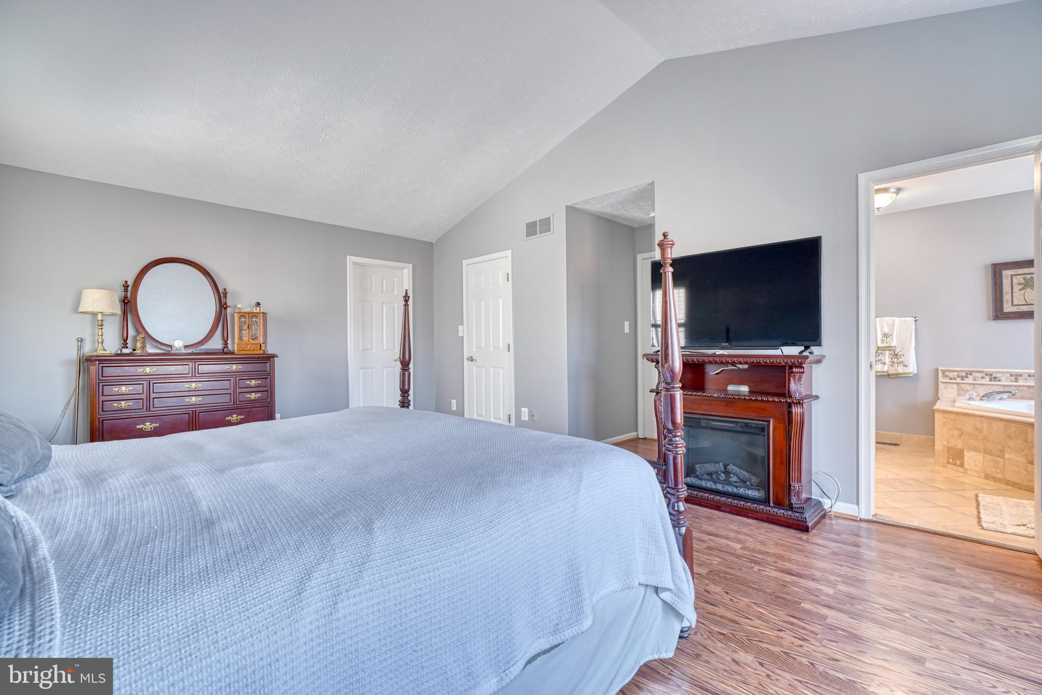 BAYVIEW ESTATES - Residential