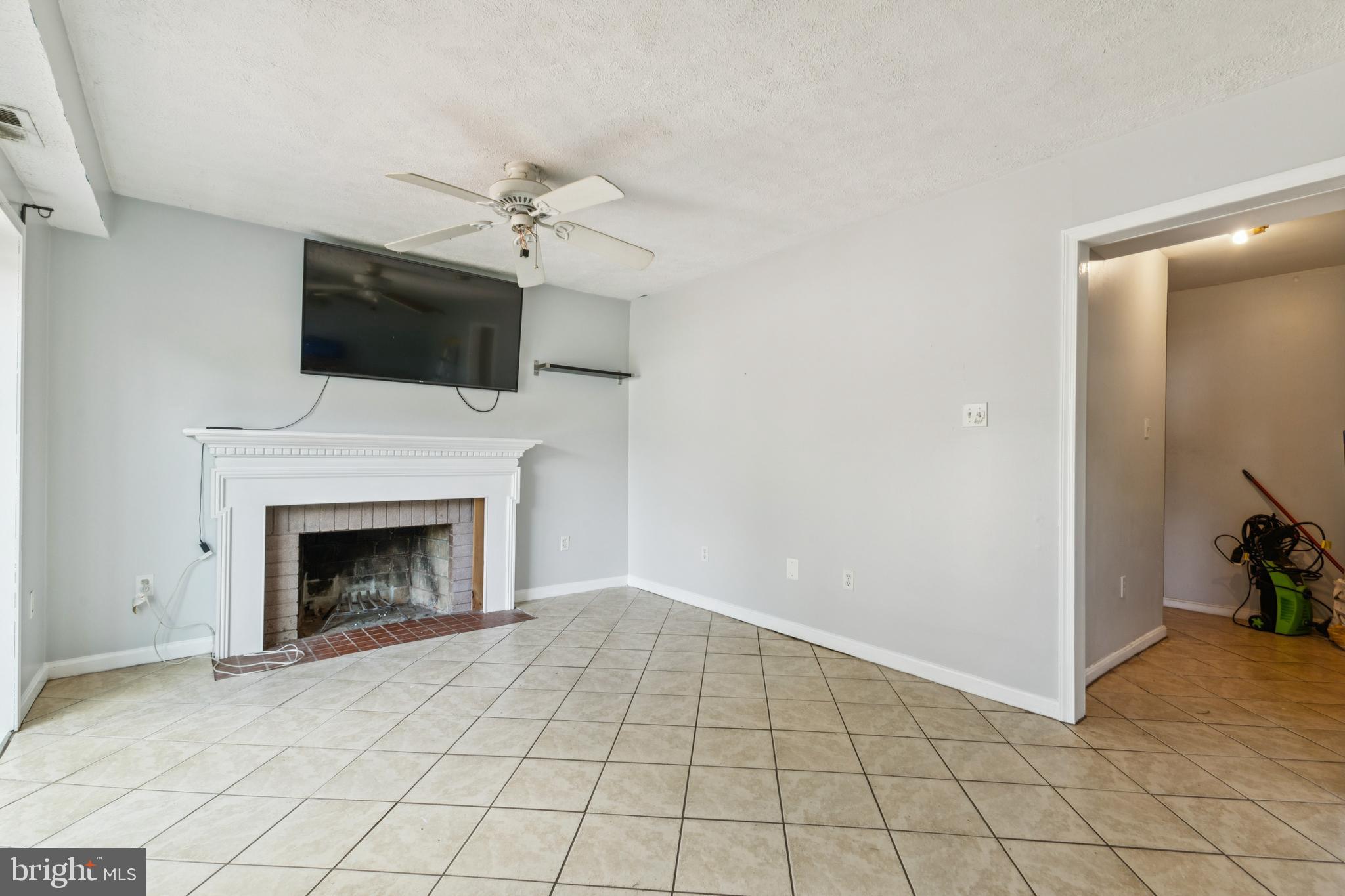 RIVERVIEW OVERLOOK - Residential