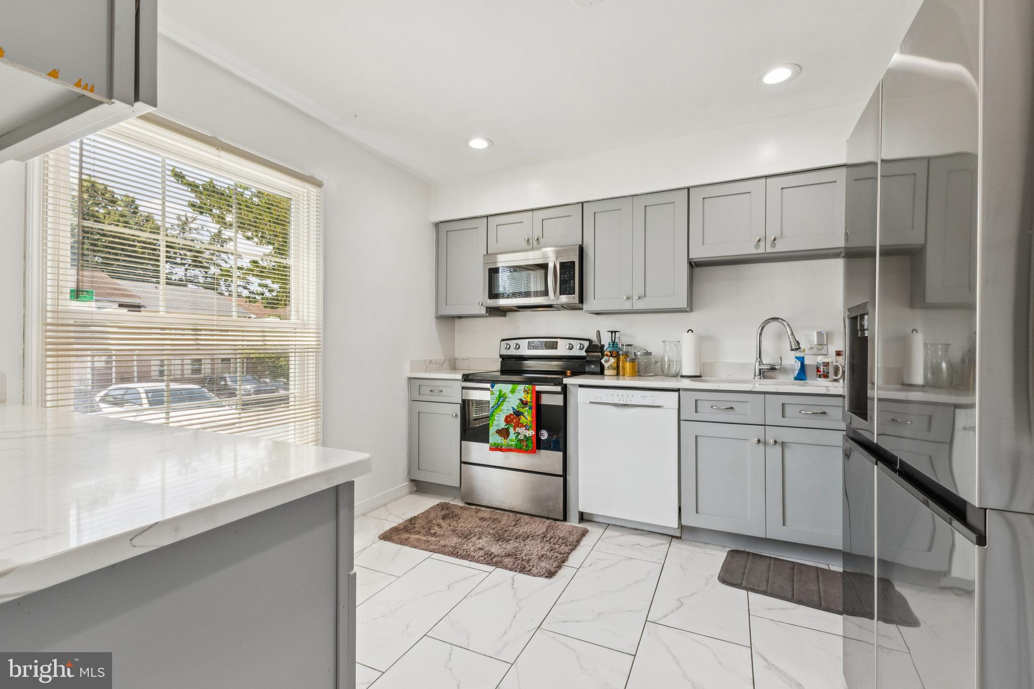 RIVERVIEW OVERLOOK - Residential