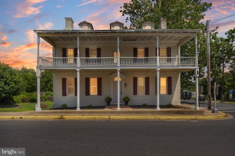 Homes For Sale - 4 N Greenwich Street<br/> ALLOWAY, NJ 08001