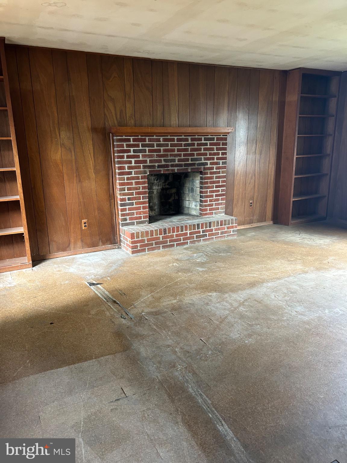 31 BUXMONT LANE