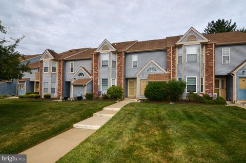 Condo For Rent - 91 Pinewood Drive<br/> HAMILTON, NJ 08690