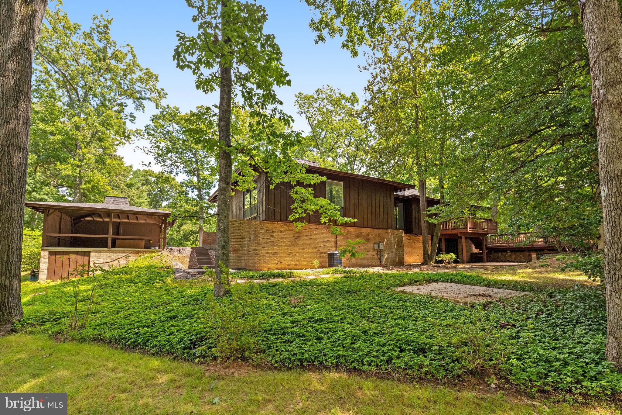 RESTON - Residential