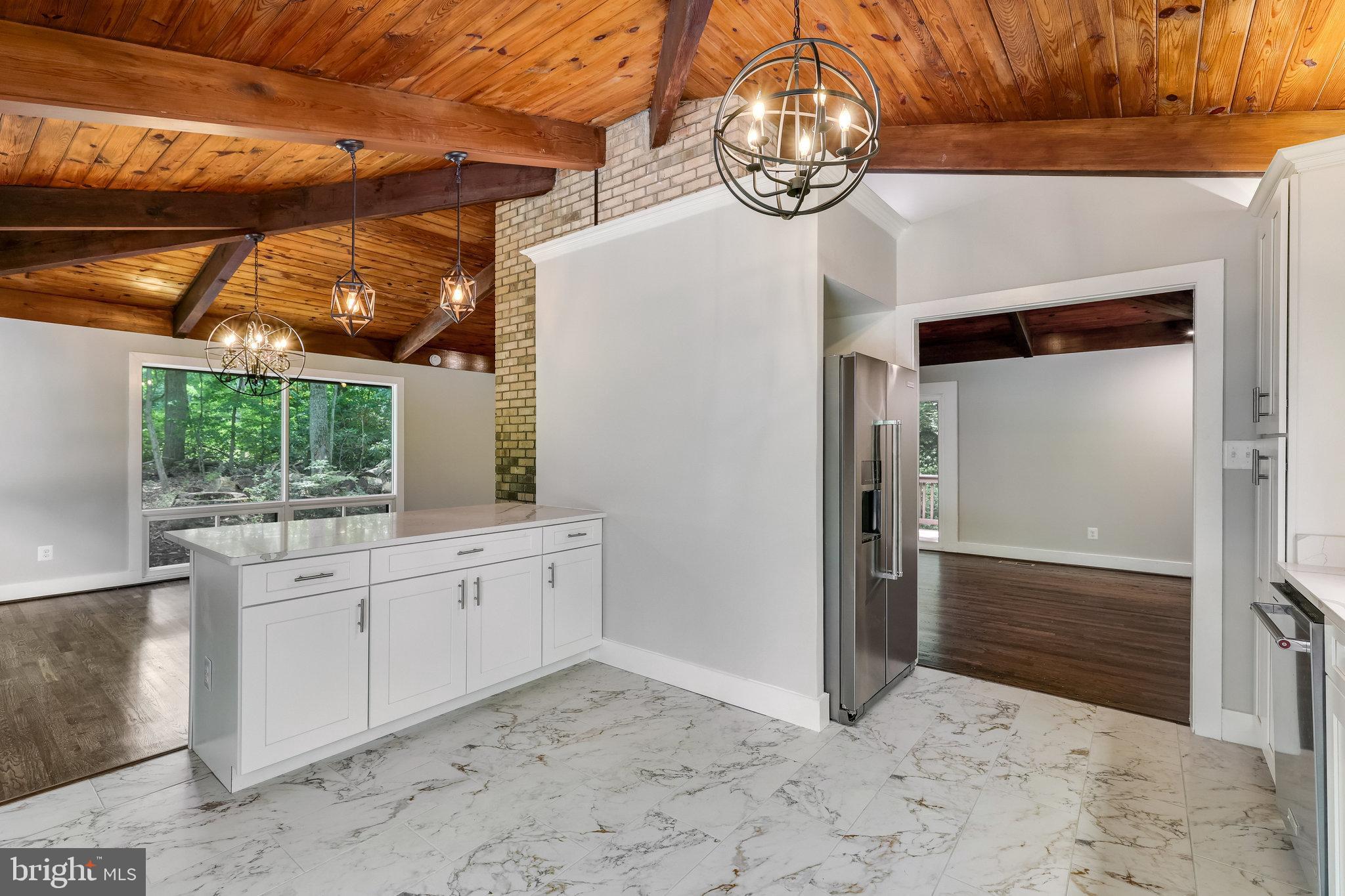 RESTON - Residential