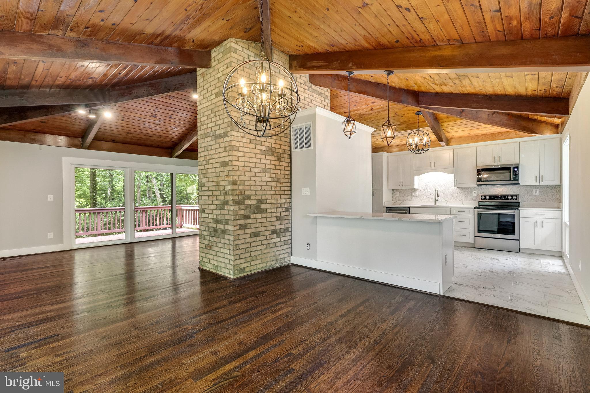 RESTON - Residential