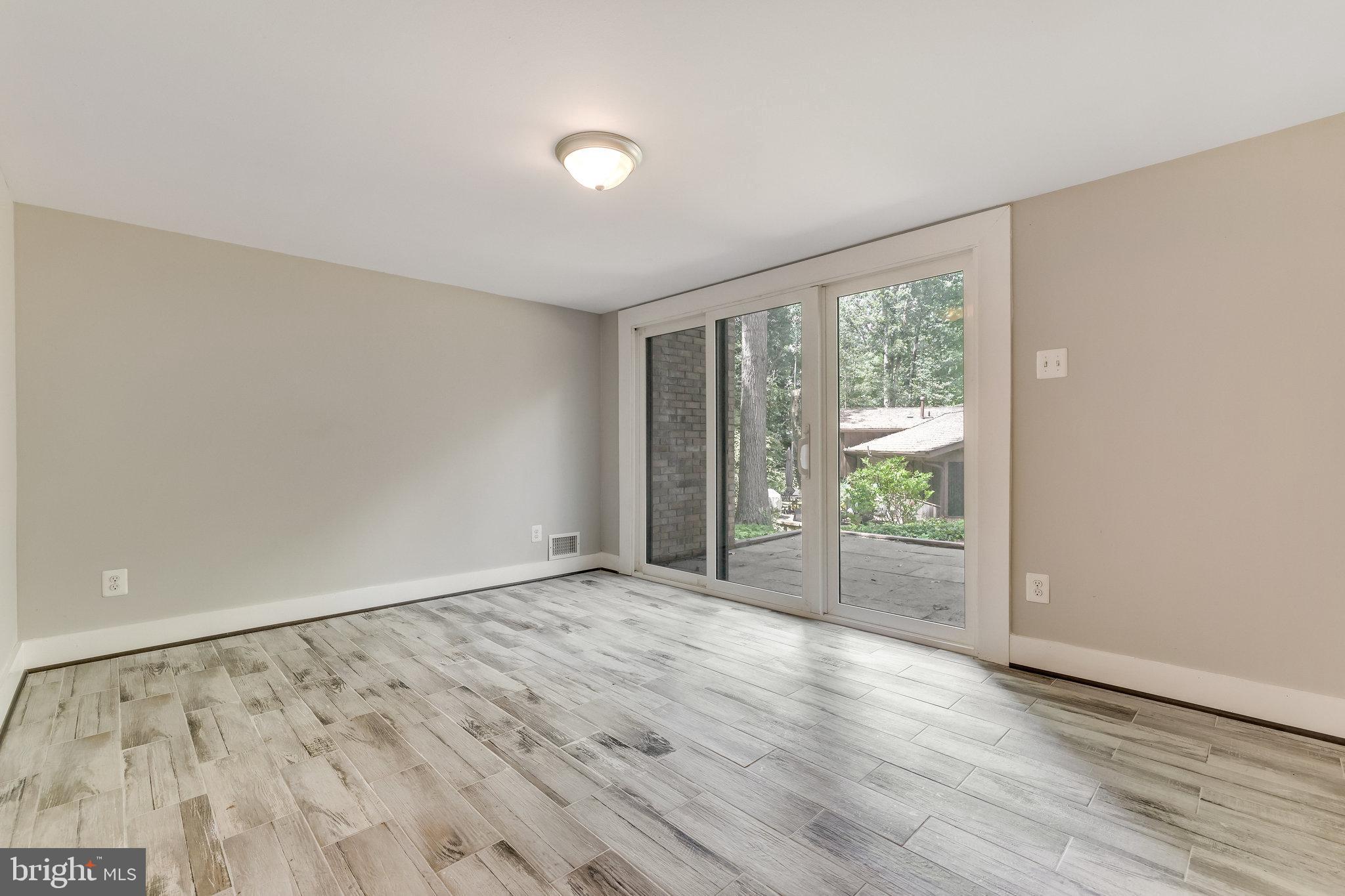 RESTON - Residential