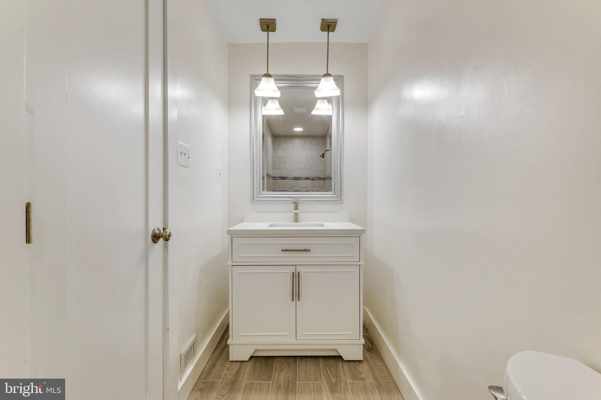 RESTON - Residential