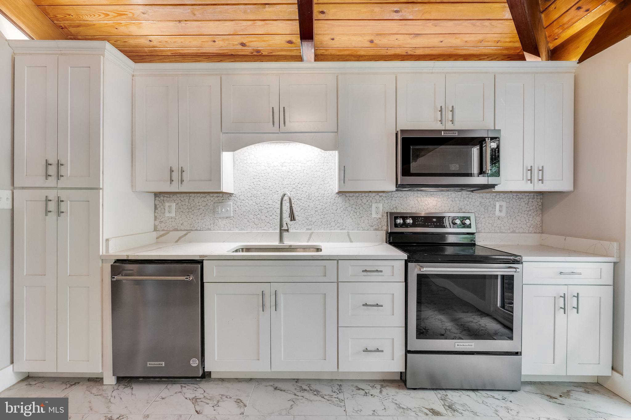 RESTON - Residential