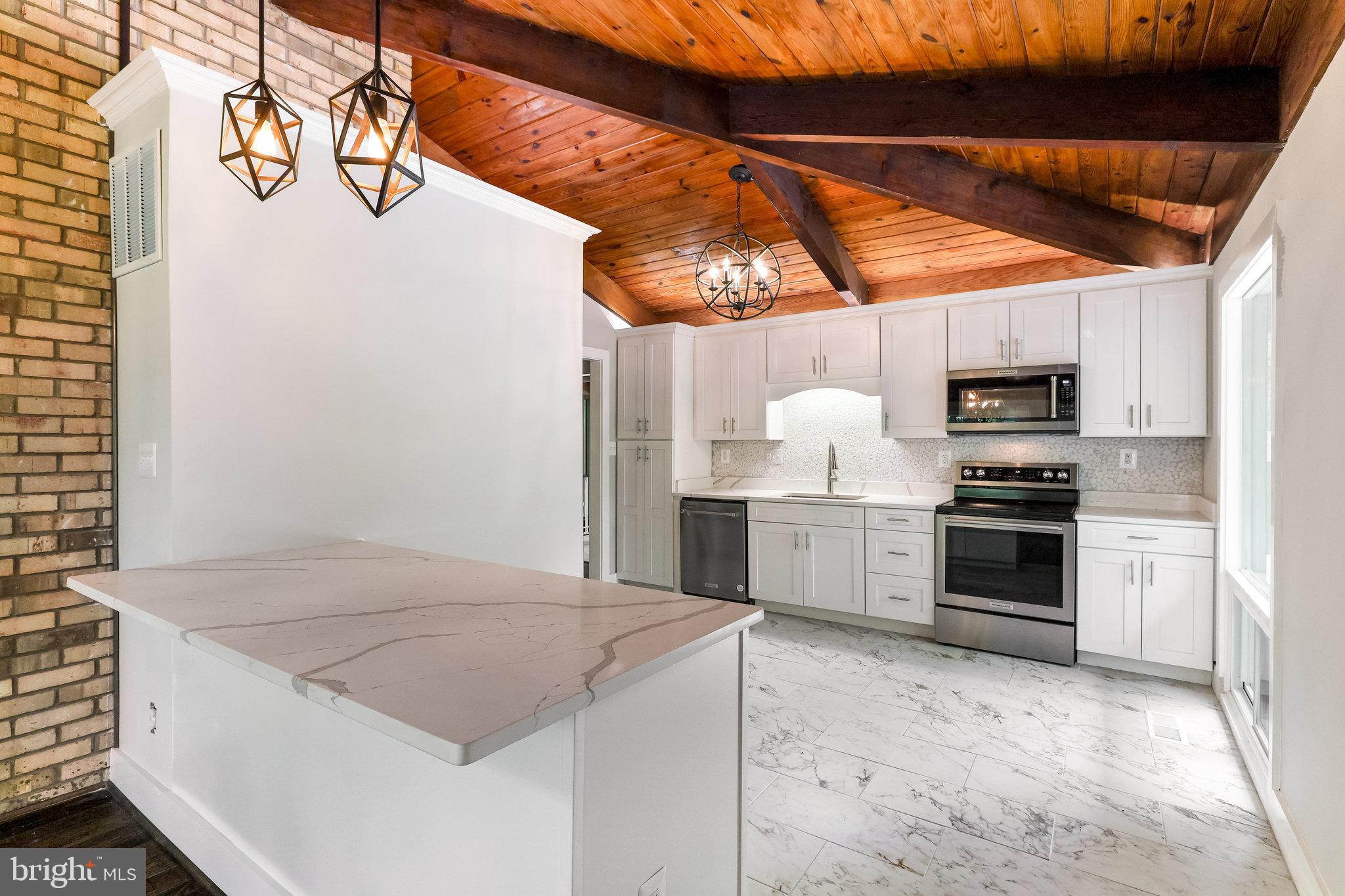 RESTON - Residential