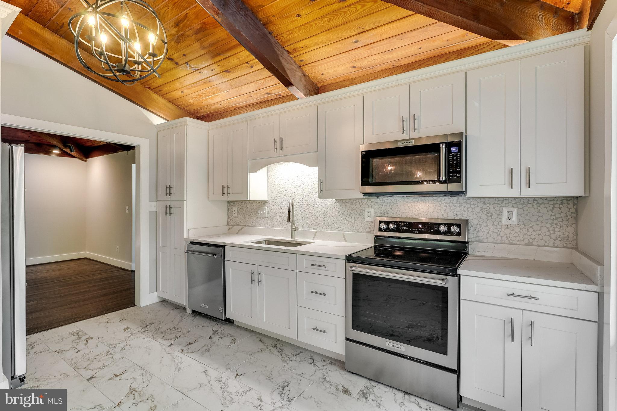 RESTON - Residential