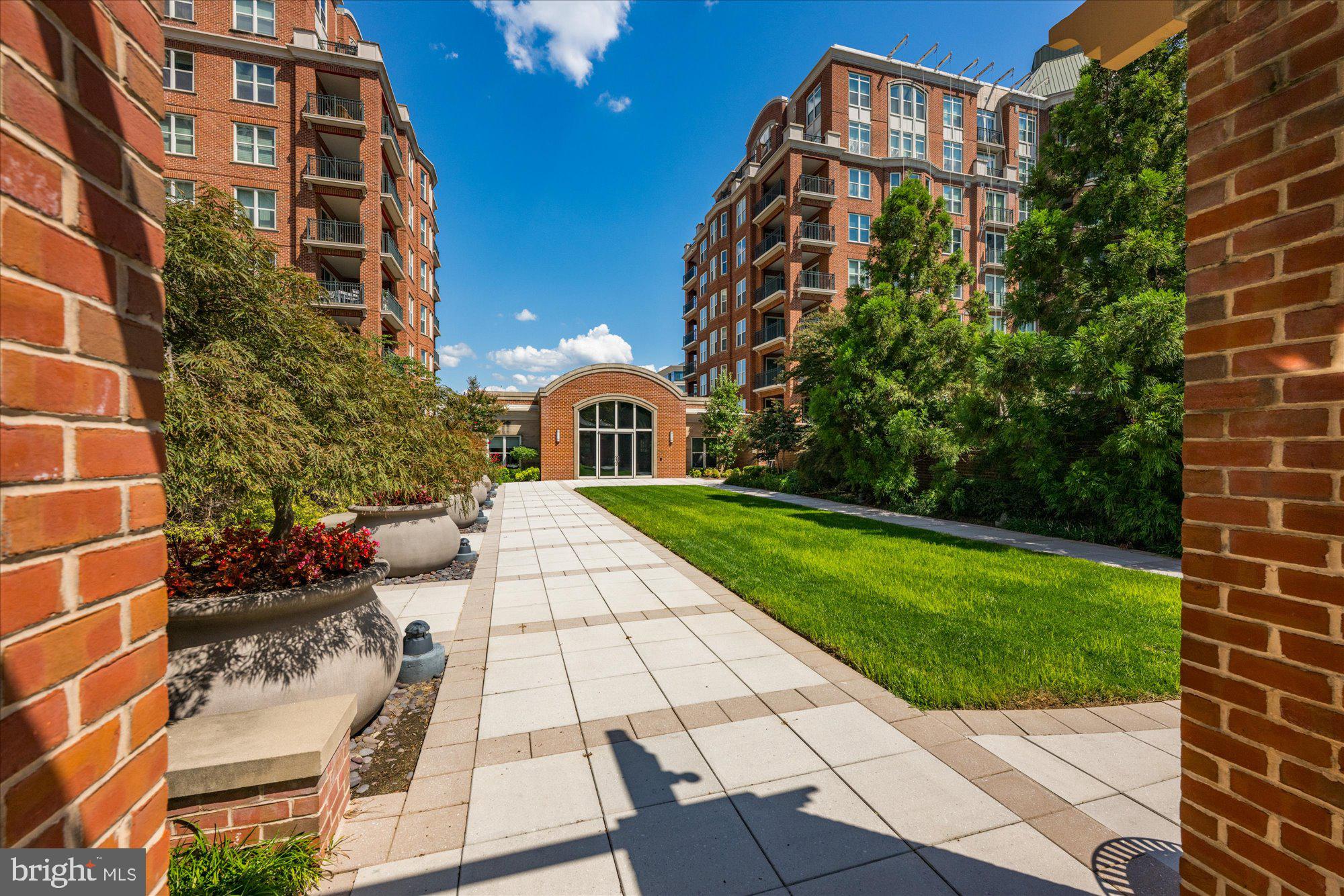 PARK POTOMAC - Residential