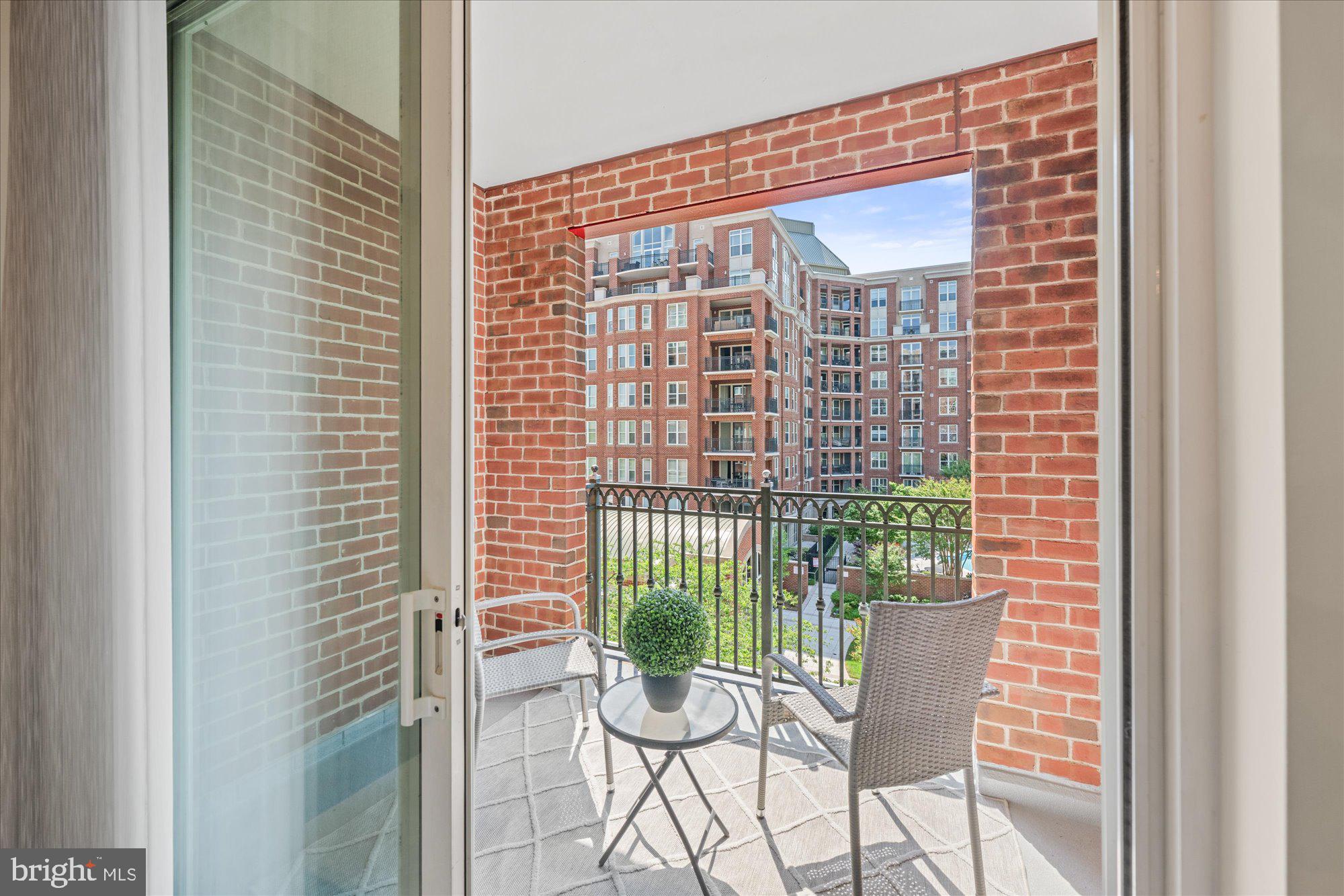 PARK POTOMAC - Residential