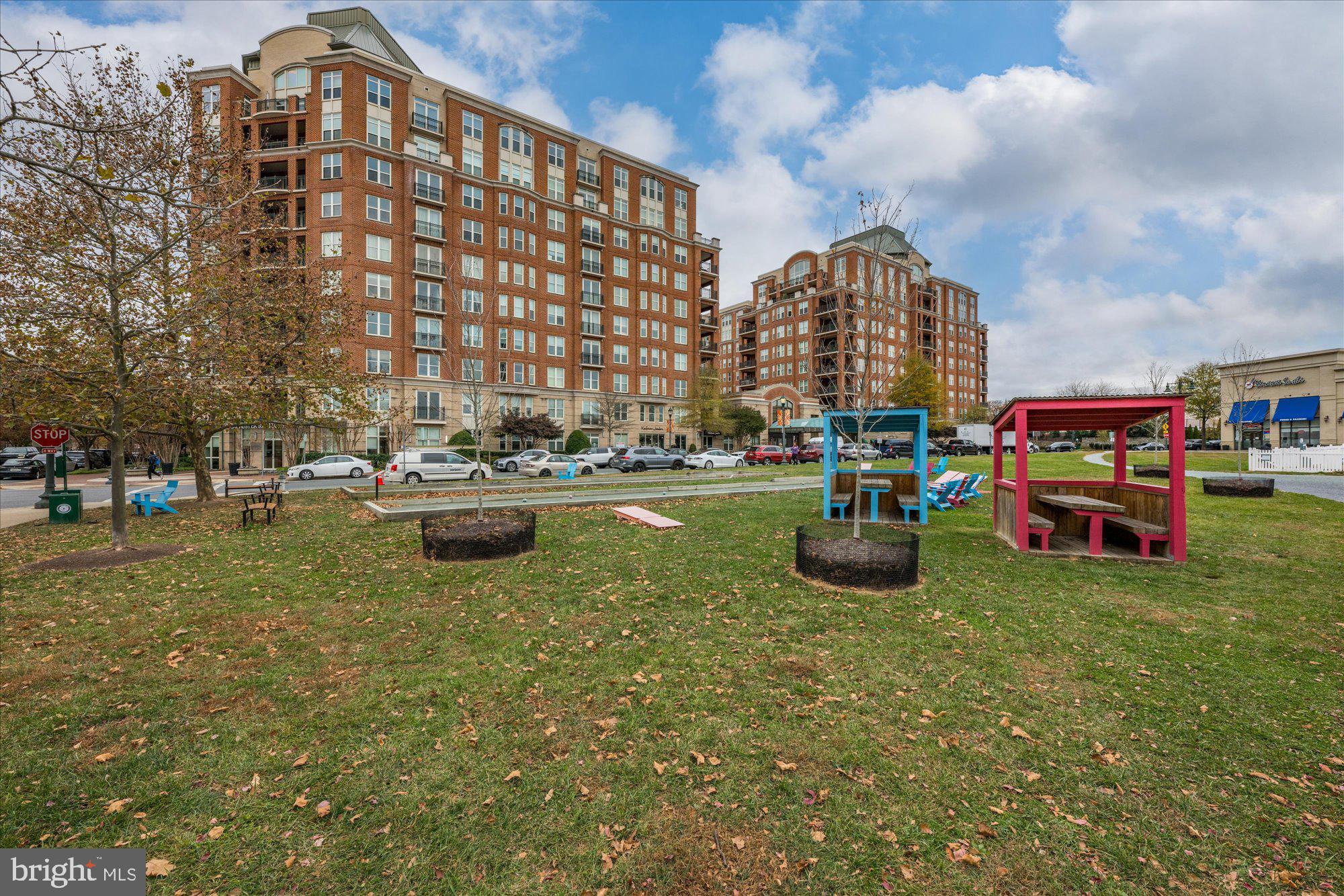 PARK POTOMAC - Residential