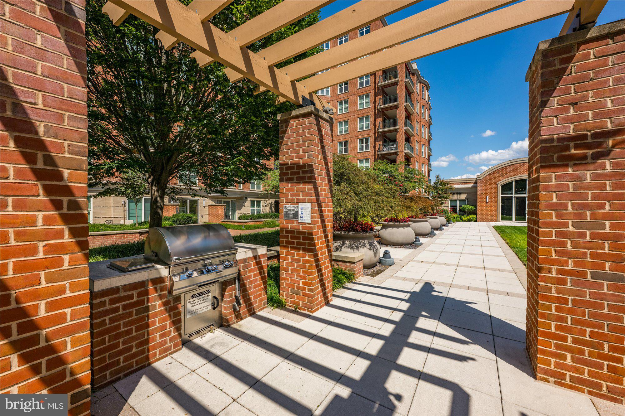 PARK POTOMAC - Residential