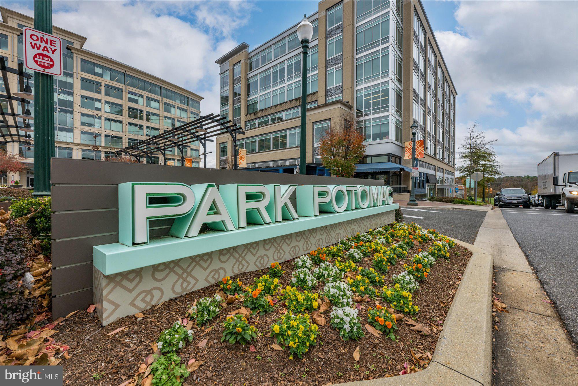 PARK POTOMAC - Residential