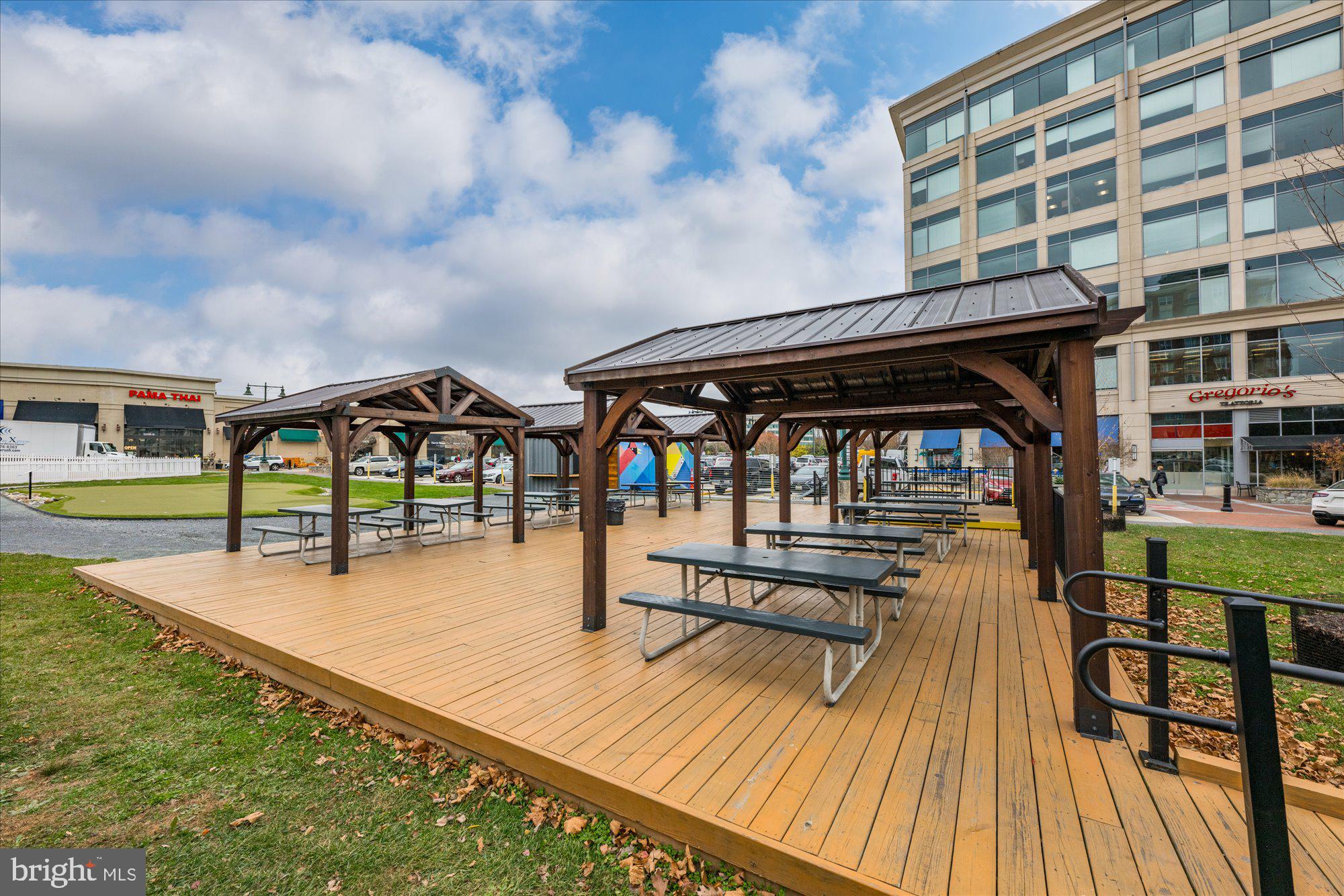 PARK POTOMAC - Residential