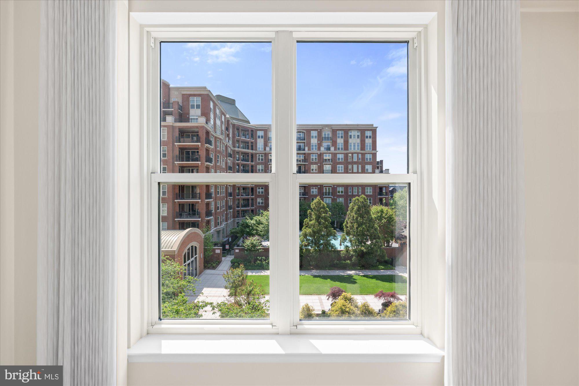 PARK POTOMAC - Residential
