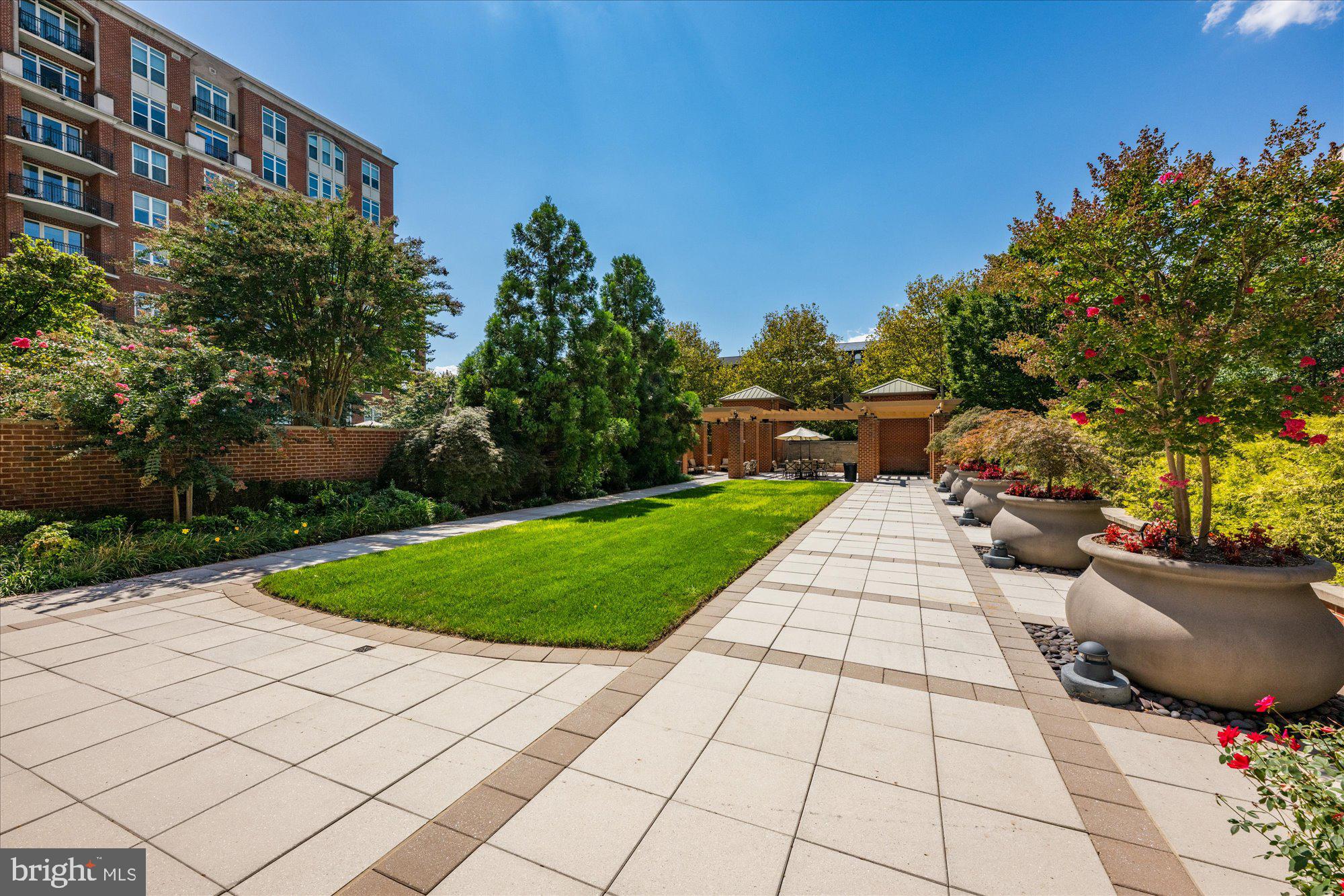 PARK POTOMAC - Residential