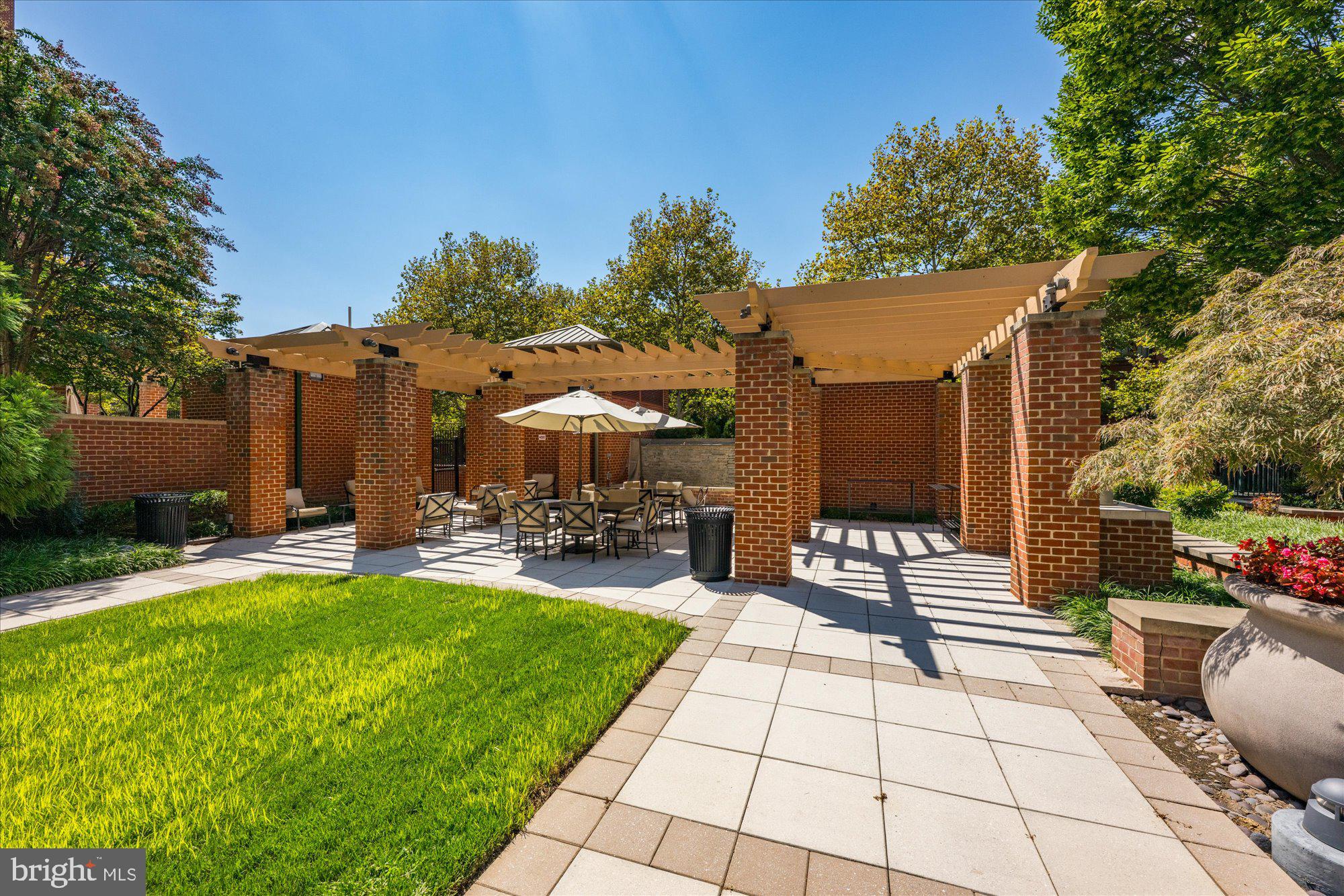 PARK POTOMAC - Residential