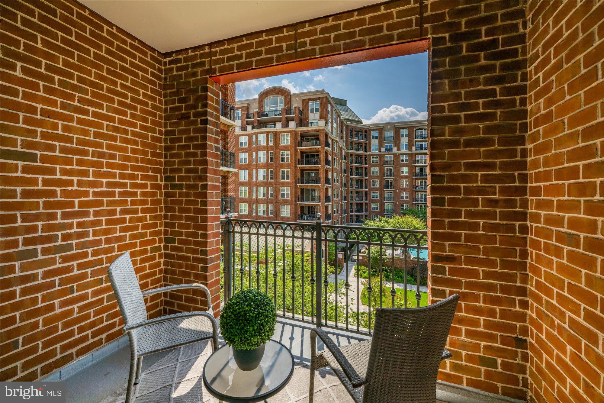 PARK POTOMAC - Residential