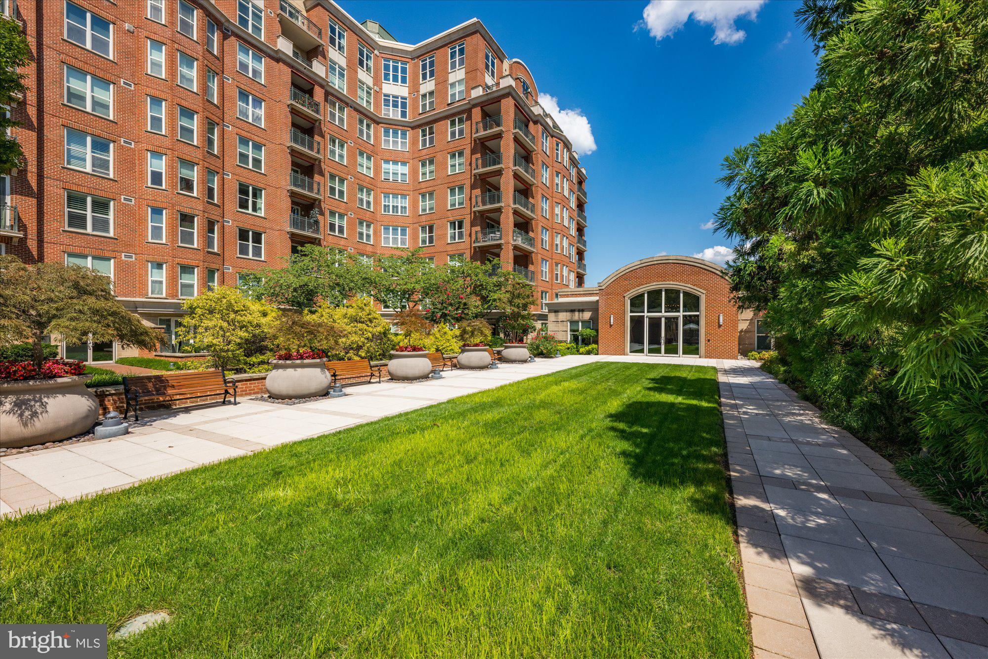 PARK POTOMAC - Residential