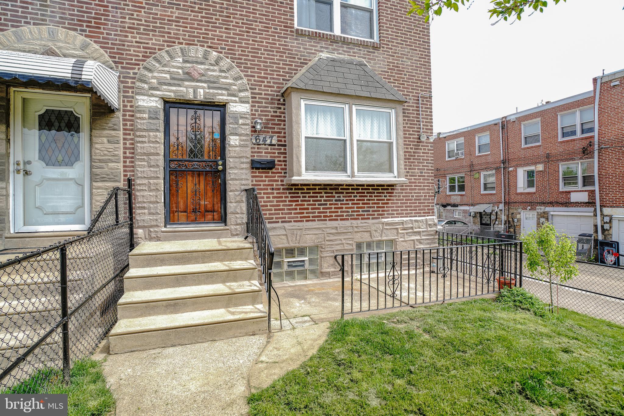 LAWNDALE - Residential