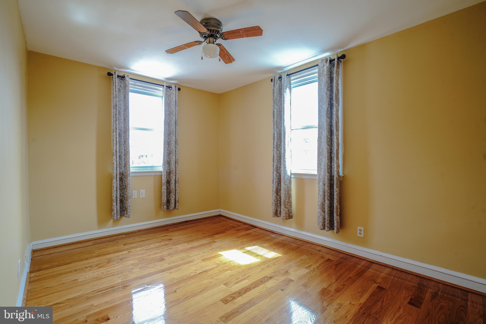 LAWNDALE - Residential