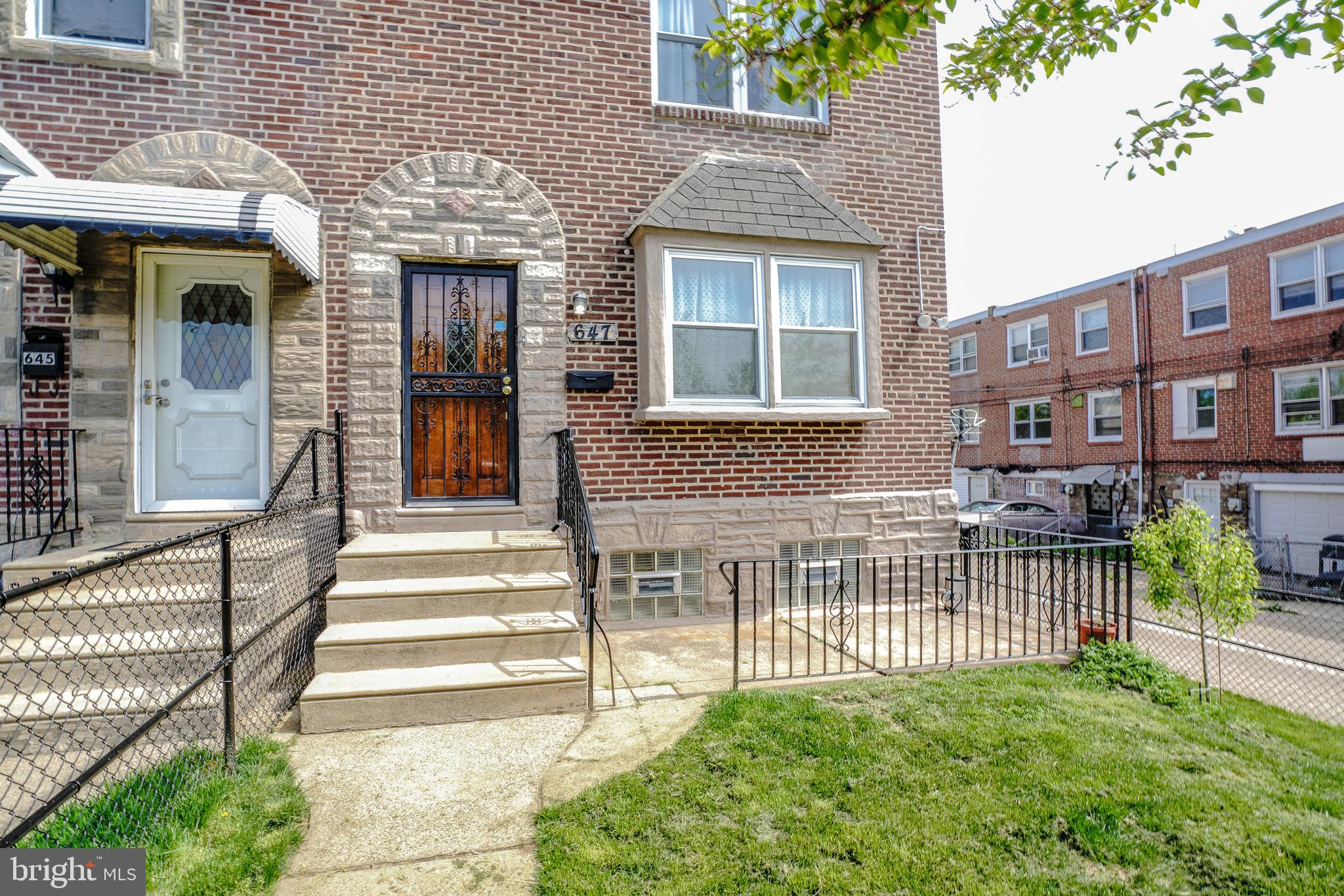 LAWNDALE - Residential