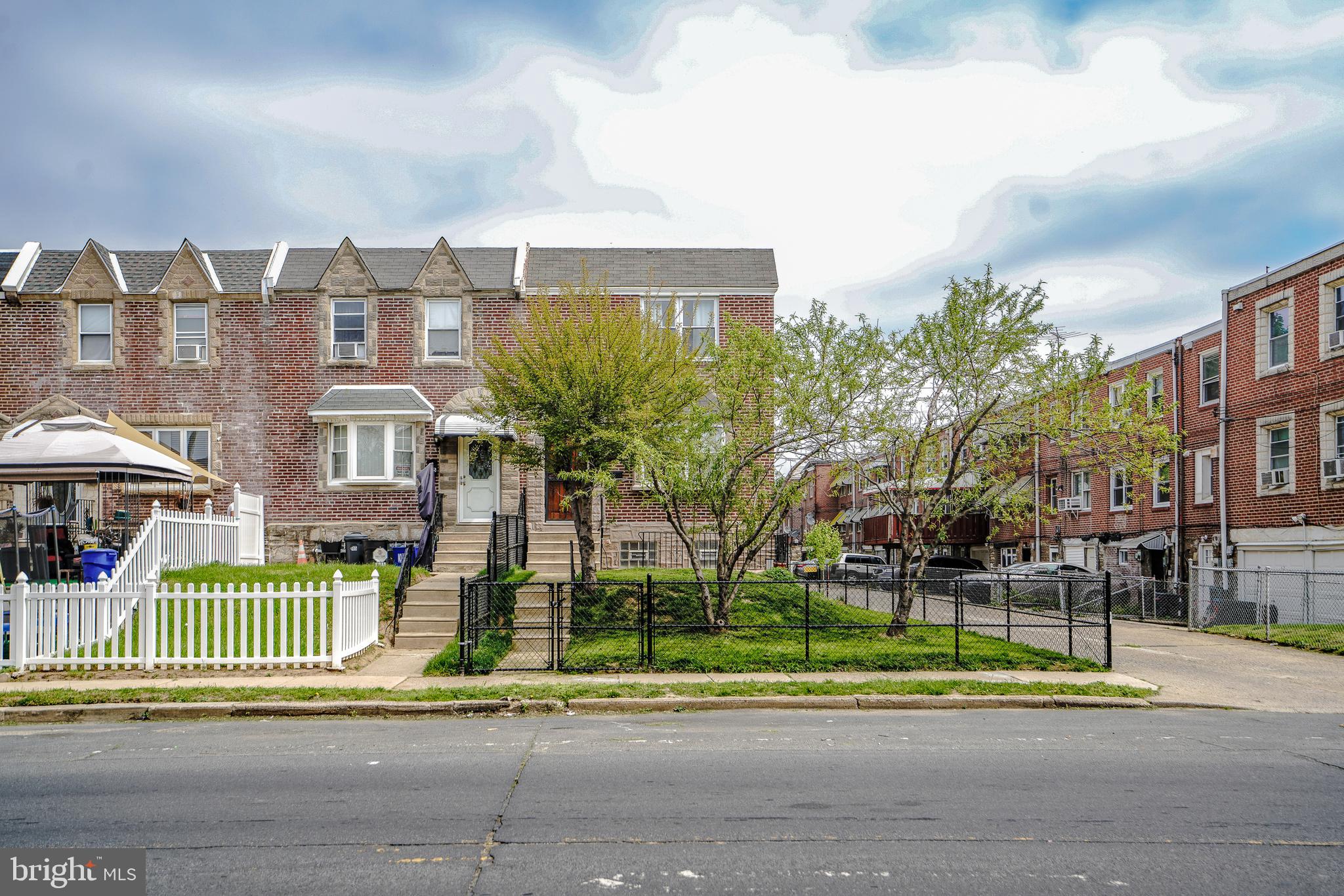LAWNDALE - Residential
