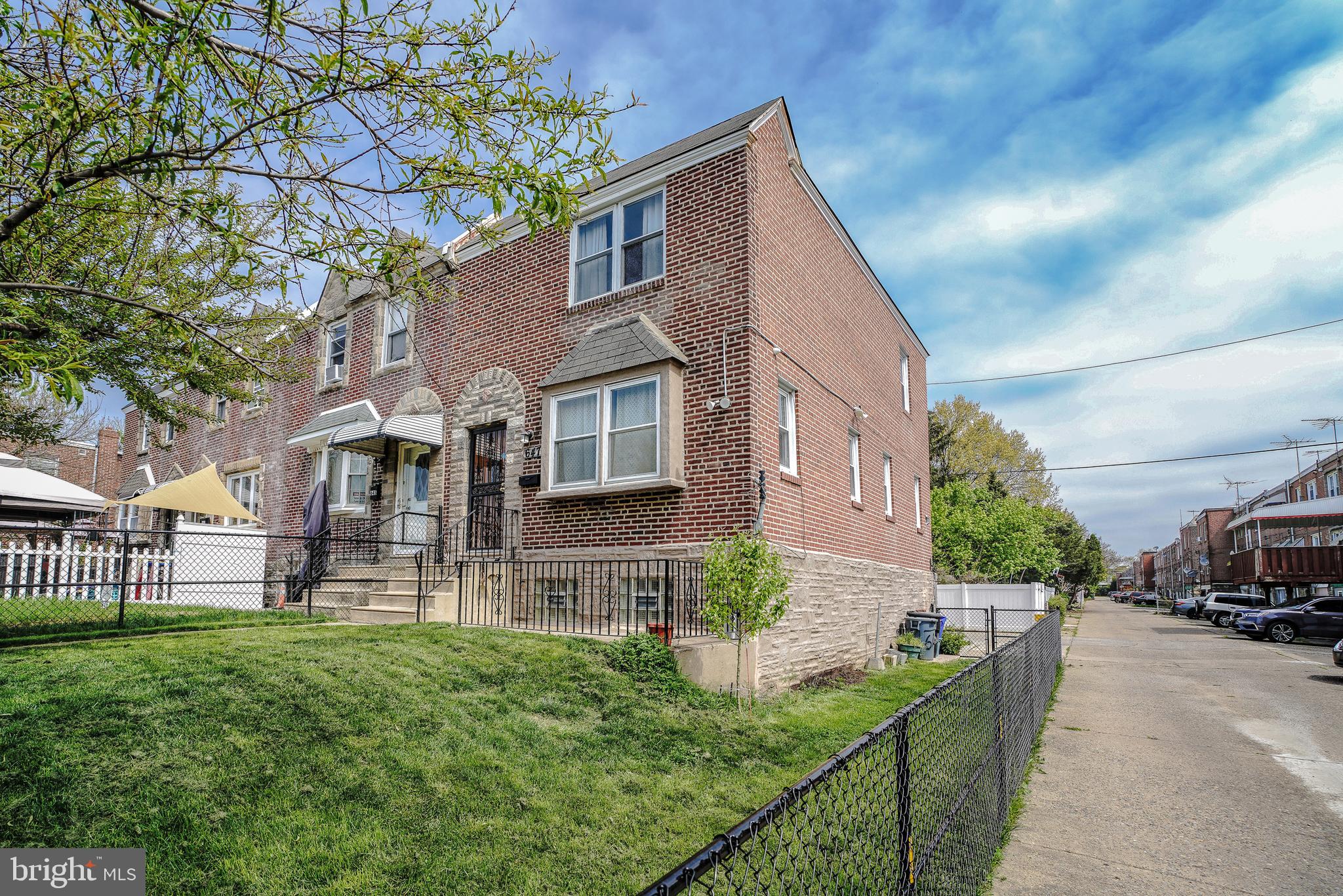 LAWNDALE - Residential